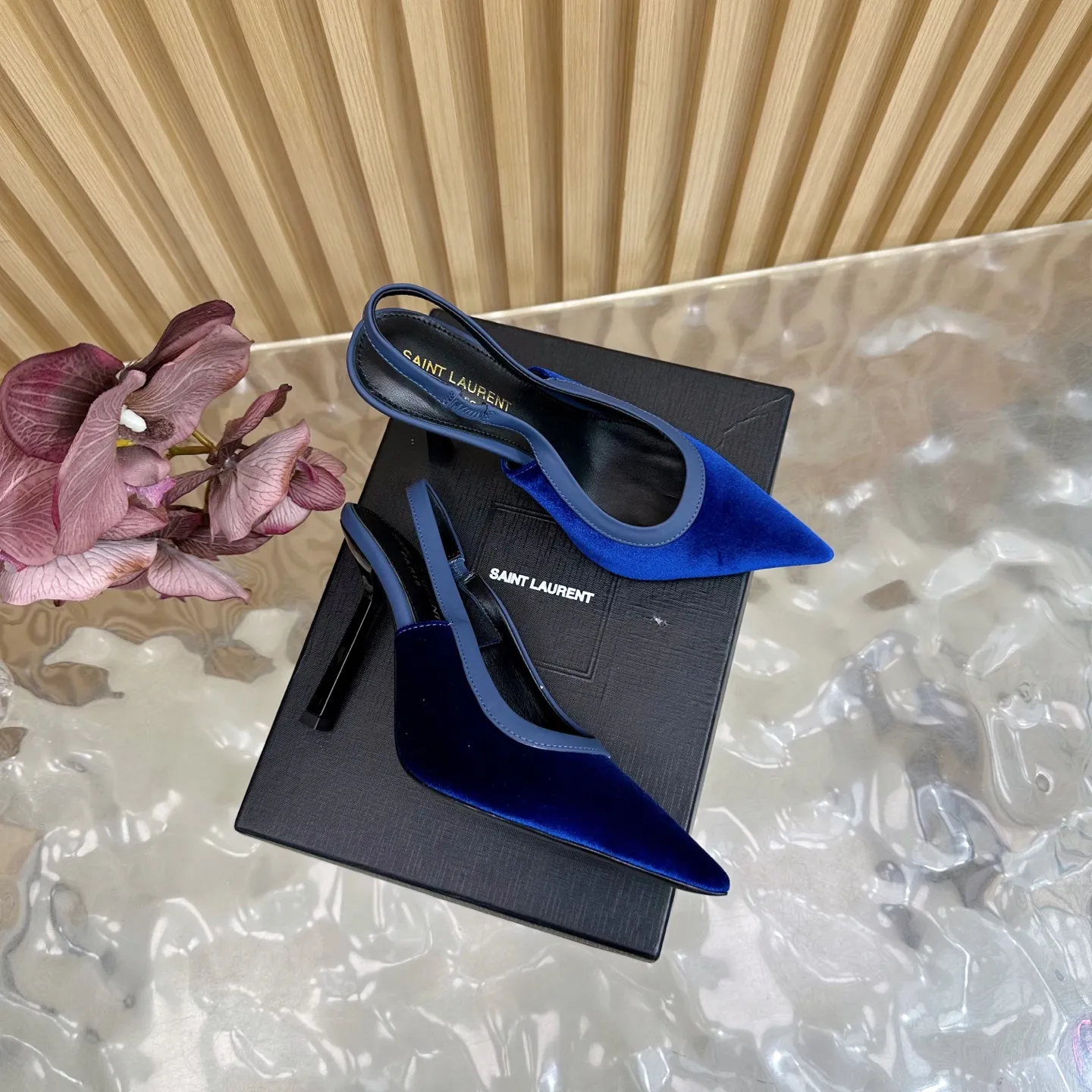 SAINT LAURENT 新作ブルースティレットヒールサンダル - 画像 (3)