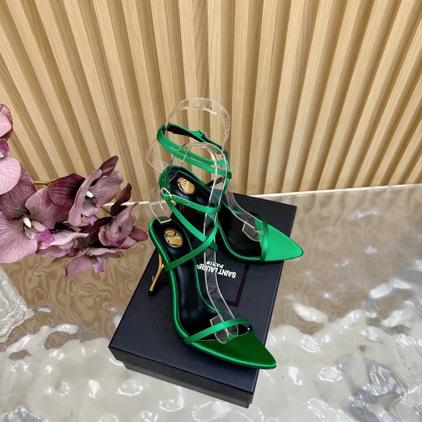SAINT LAURENT グリーン新作スティレットヒールサンダル - 画像 (3)