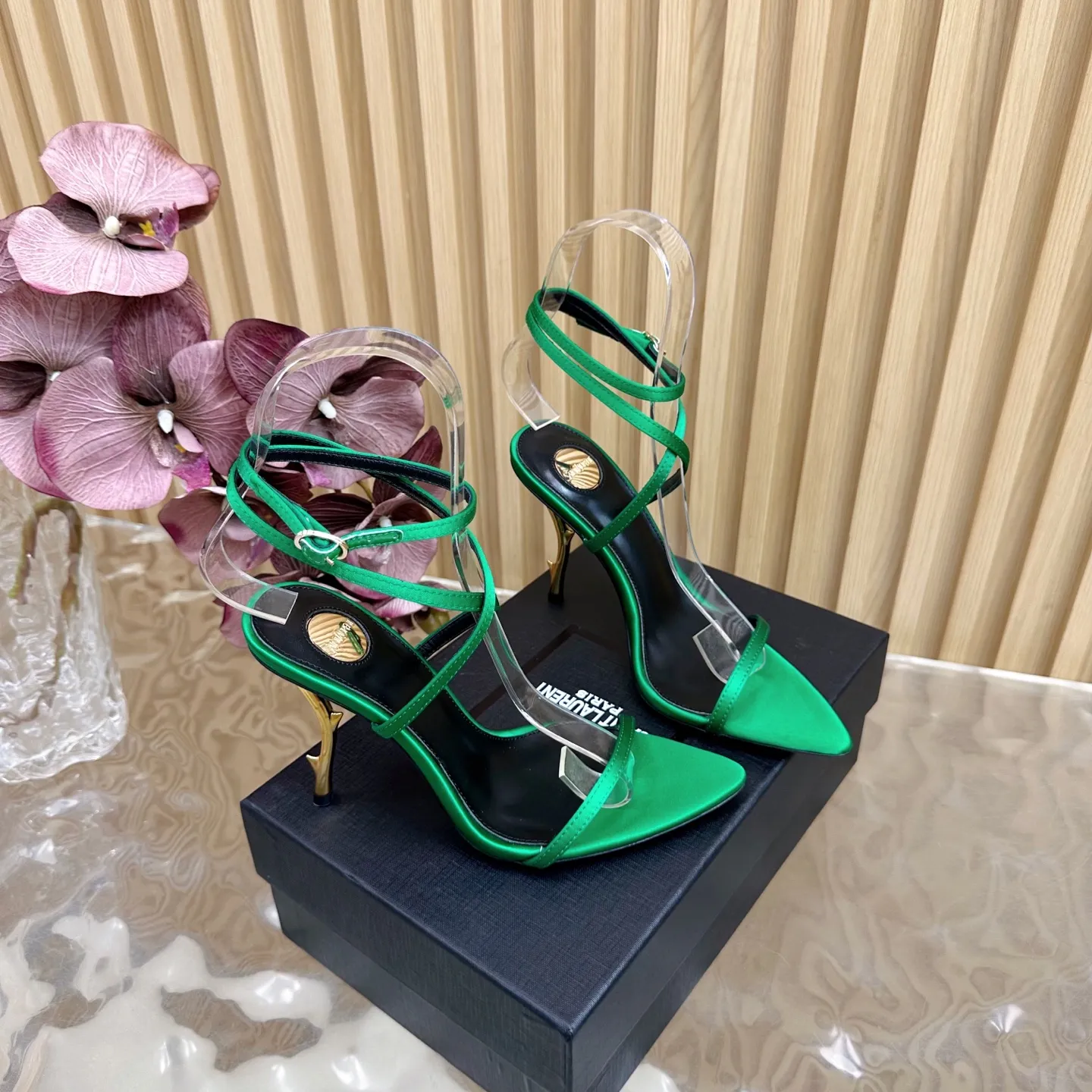 SAINT LAURENT グリーン新作スティレットヒールサンダル - 画像 (4)