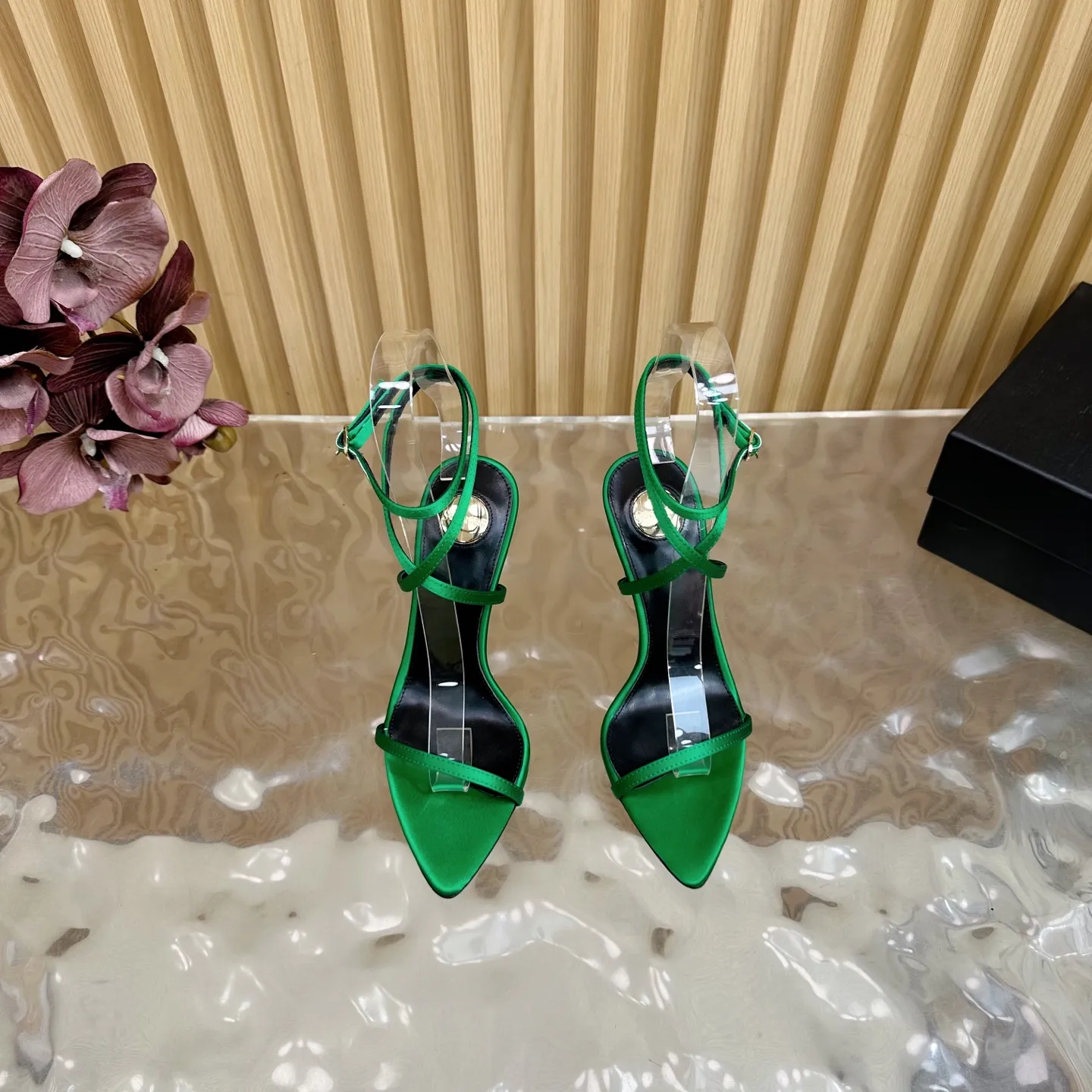 SAINT LAURENT グリーン新作スティレットヒールサンダル - 画像 (5)