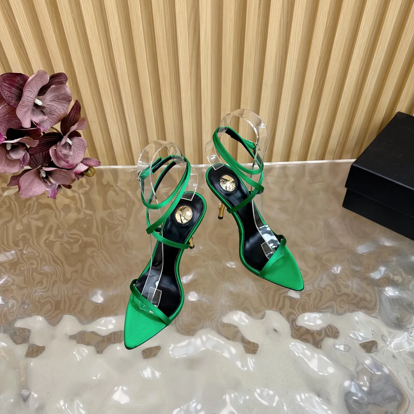 SAINT LAURENT グリーン新作スティレットヒールサンダル - 画像 (7)