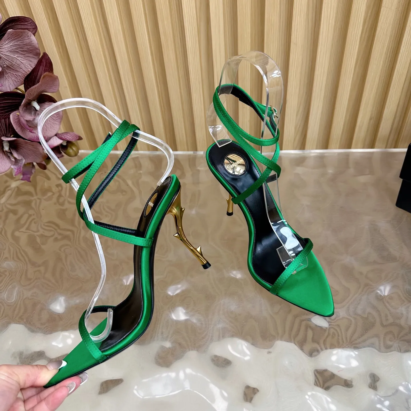SAINT LAURENT グリーン新作スティレットヒールサンダル - 画像 (9)