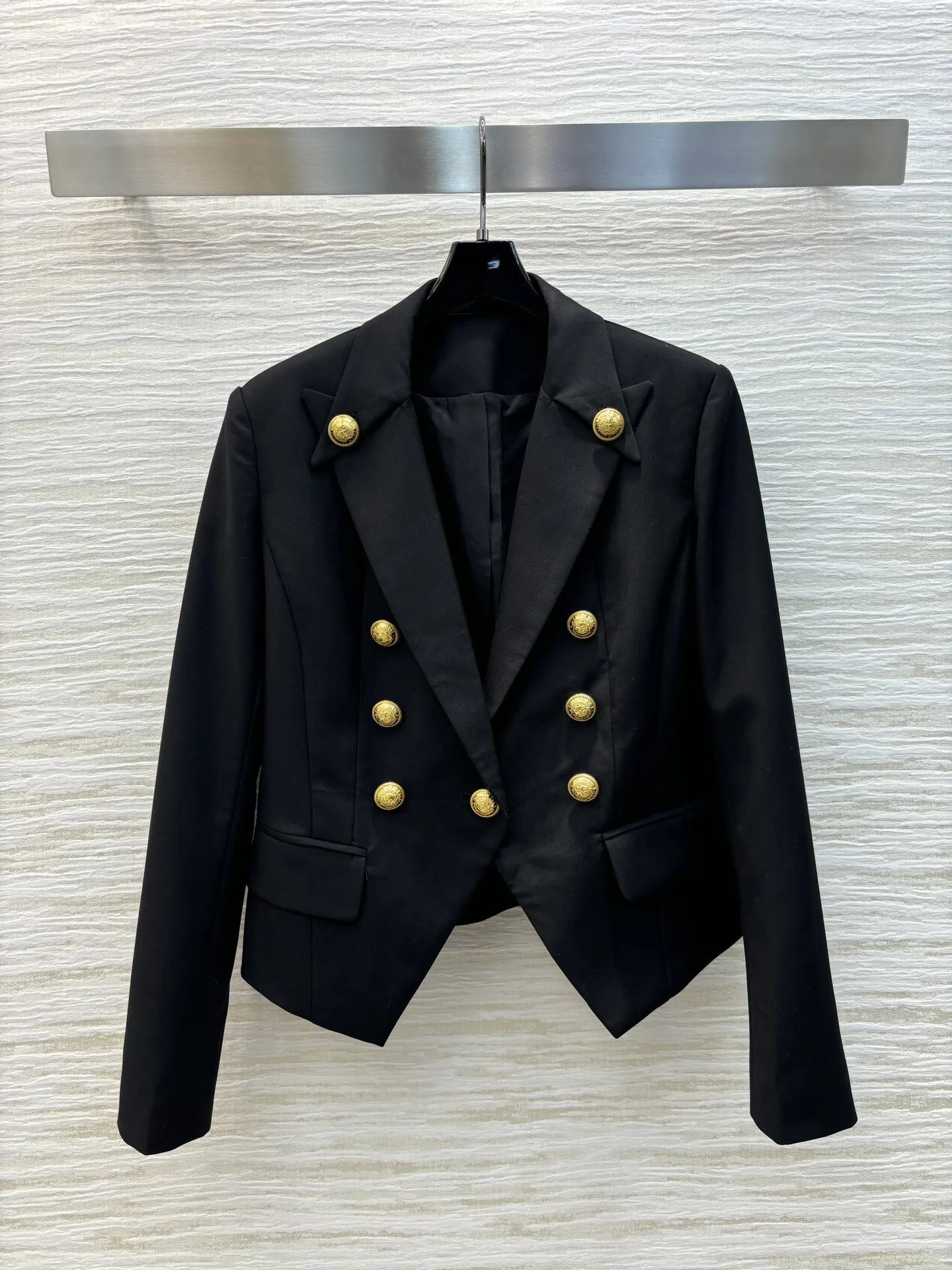 Balmain黒新作ダブルブレストスリムコート