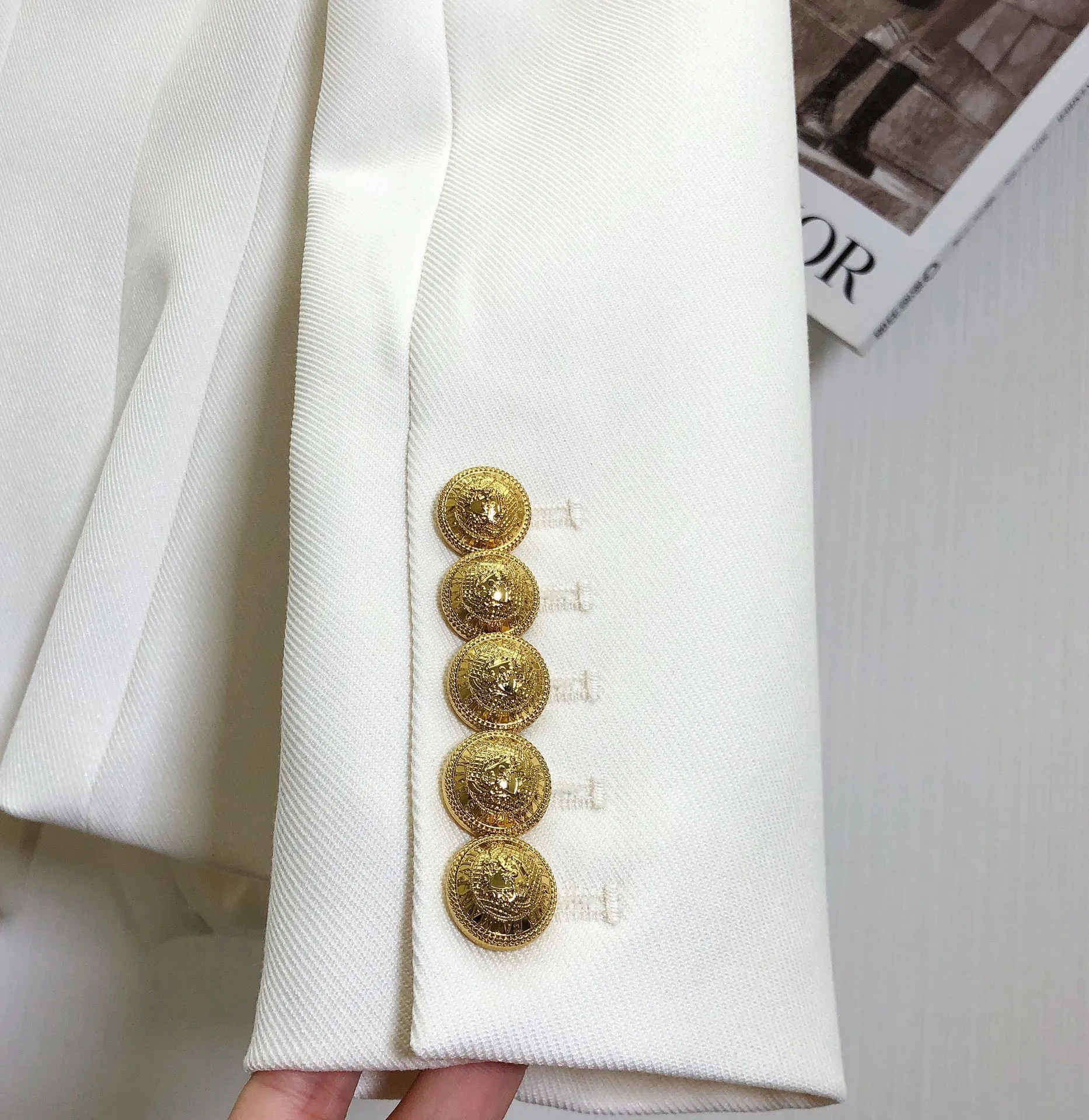 Balmain 白黒新作ゴールドバックルジャケットSML - 画像 (7)