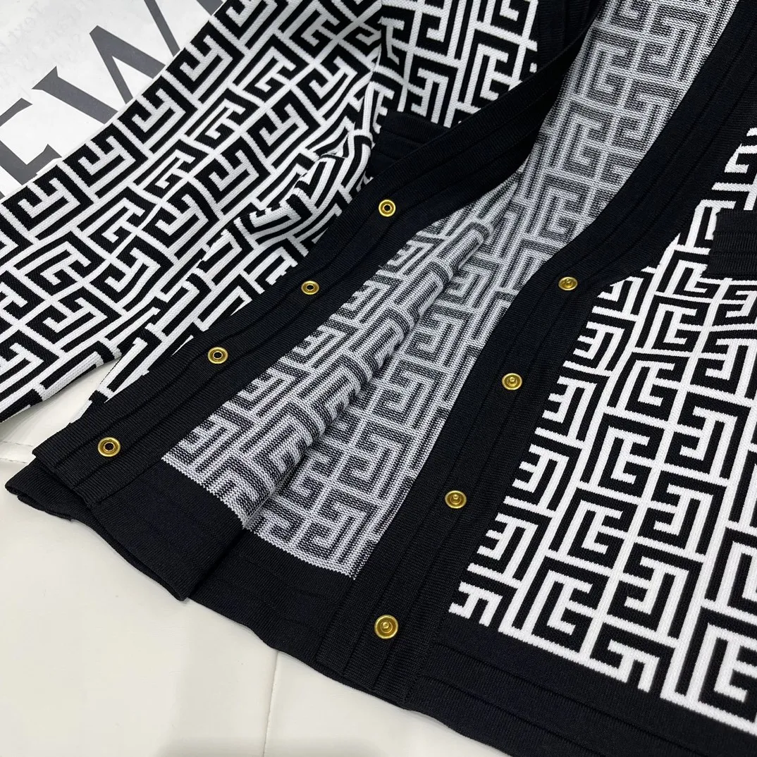 BALMAI新作黒Vネックジャカードウールコート - 画像 (6)