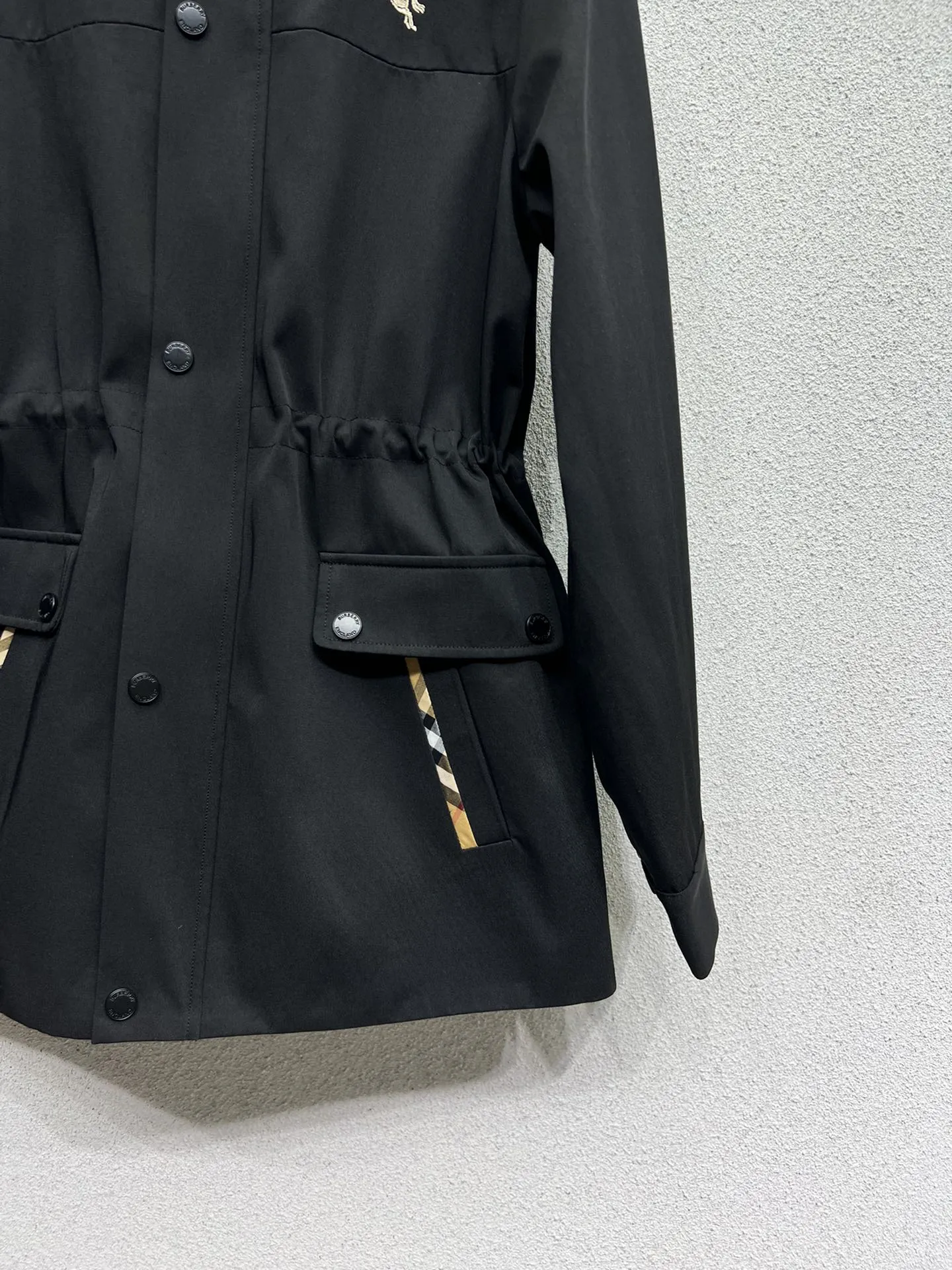 バーバリートレンチコート黒フード付き新作 - 画像 (5)