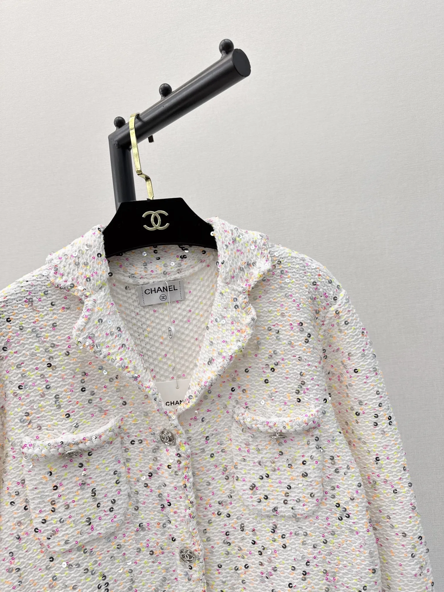 CHANEL新作黒スパンコールシルエットコート - 画像 (5)