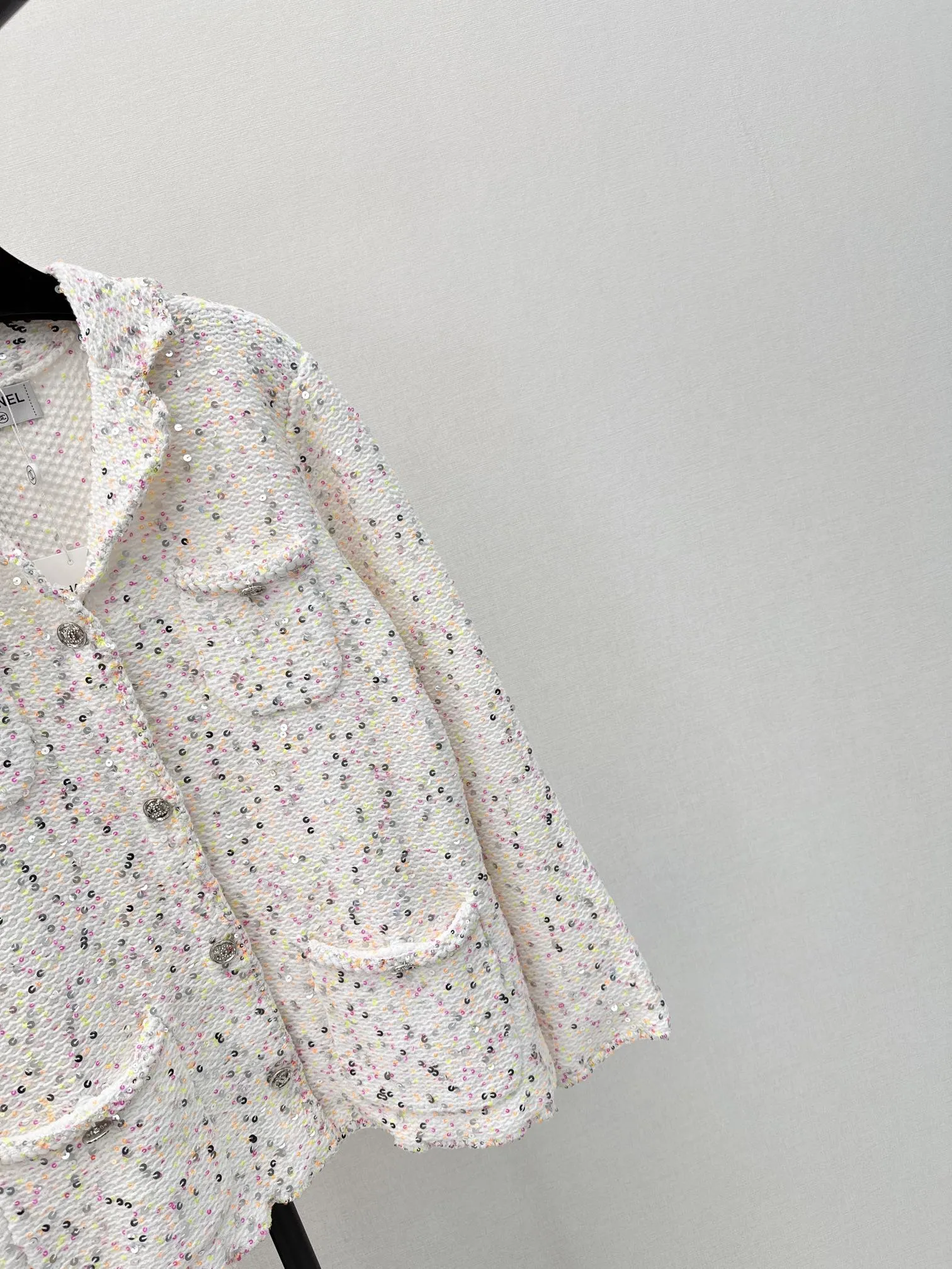 CHANEL新作黒スパンコールシルエットコート - 画像 (6)