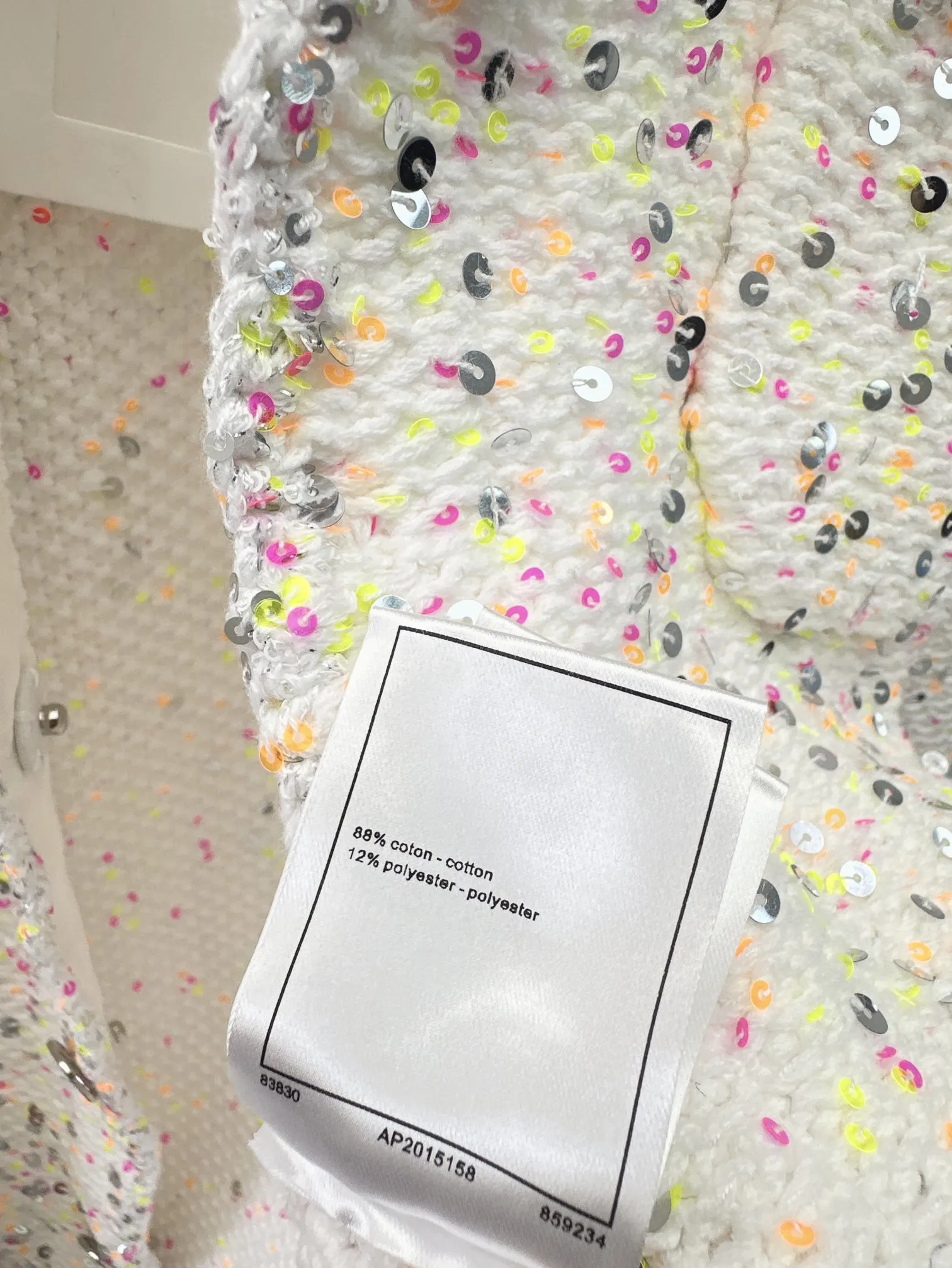 CHANEL新作黒スパンコールシルエットコート - 画像 (9)