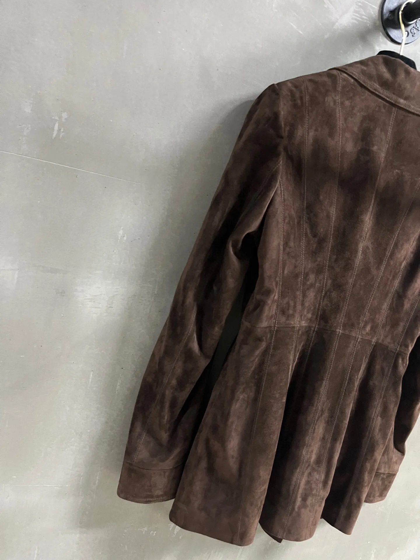 Chanel新作黒レザージャケット中くらいの長さ - 画像 (8)