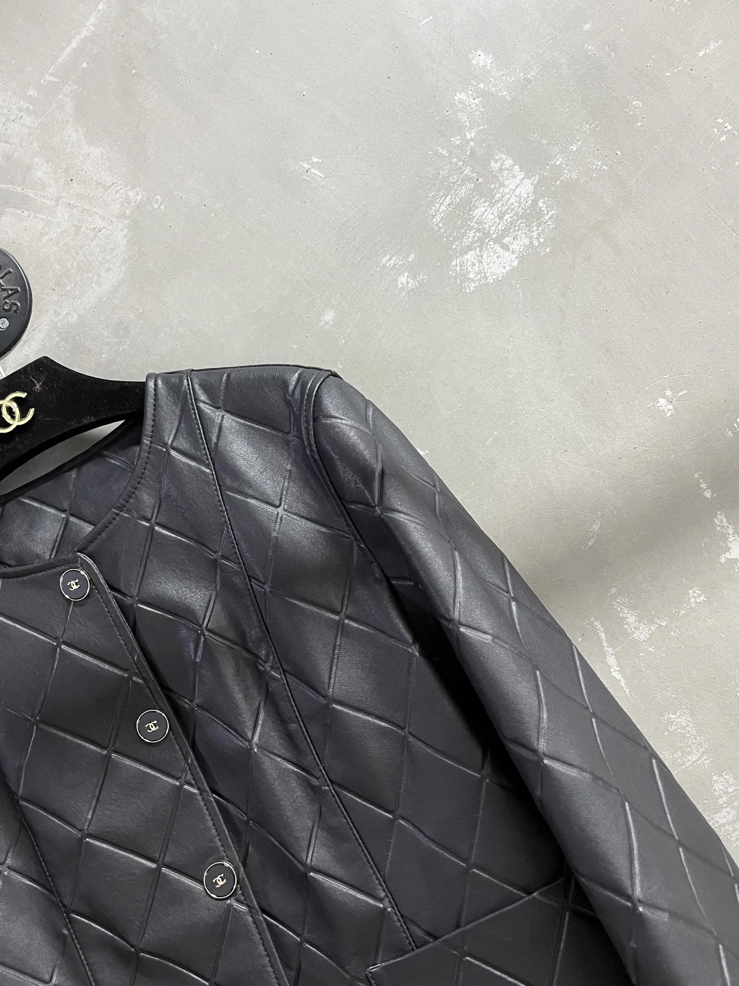 Chanel新作黒ダイヤモンドチェック柄コート - 画像 (4)