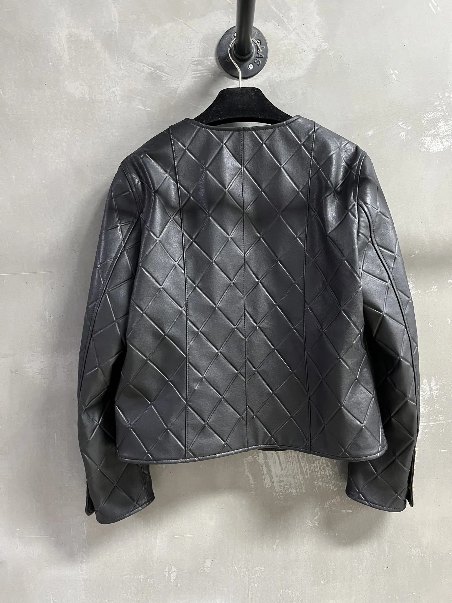 Chanel新作黒ダイヤモンドチェック柄コート - 画像 (10)