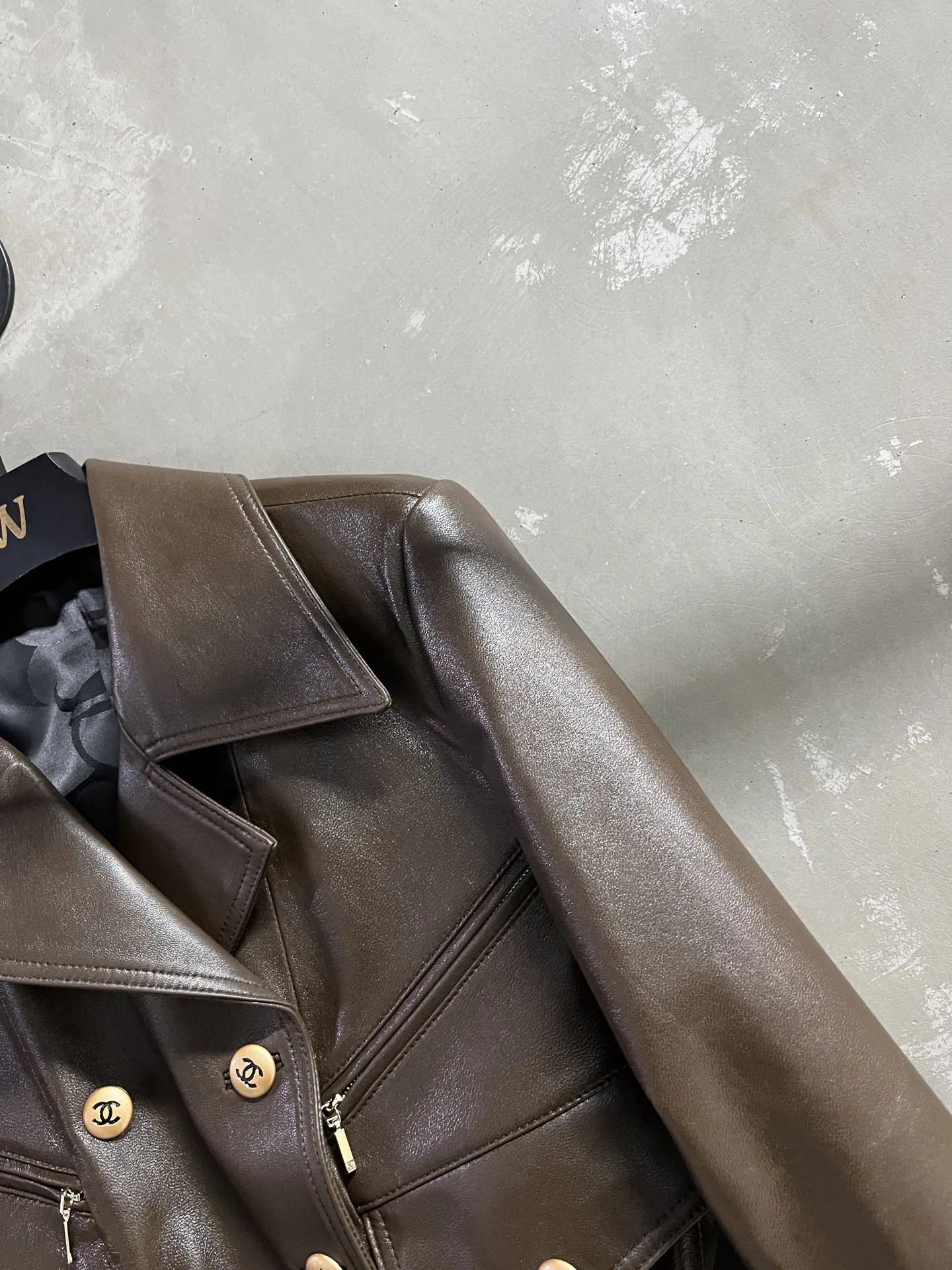 Chanel新作黒レザージャケットフード付き - 画像 (5)