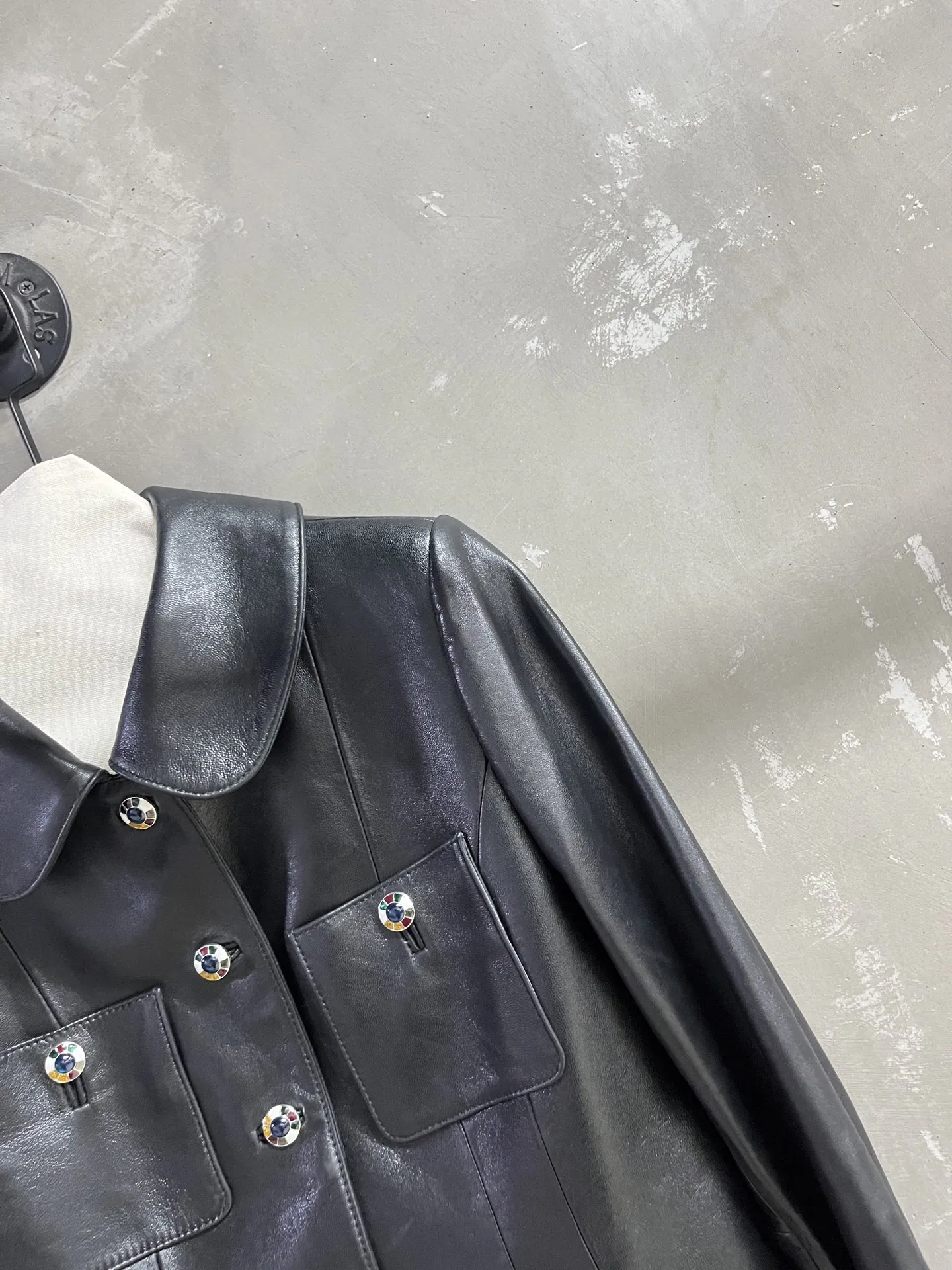 Chanel 2025新作黒レザージャケット - 画像 (5)