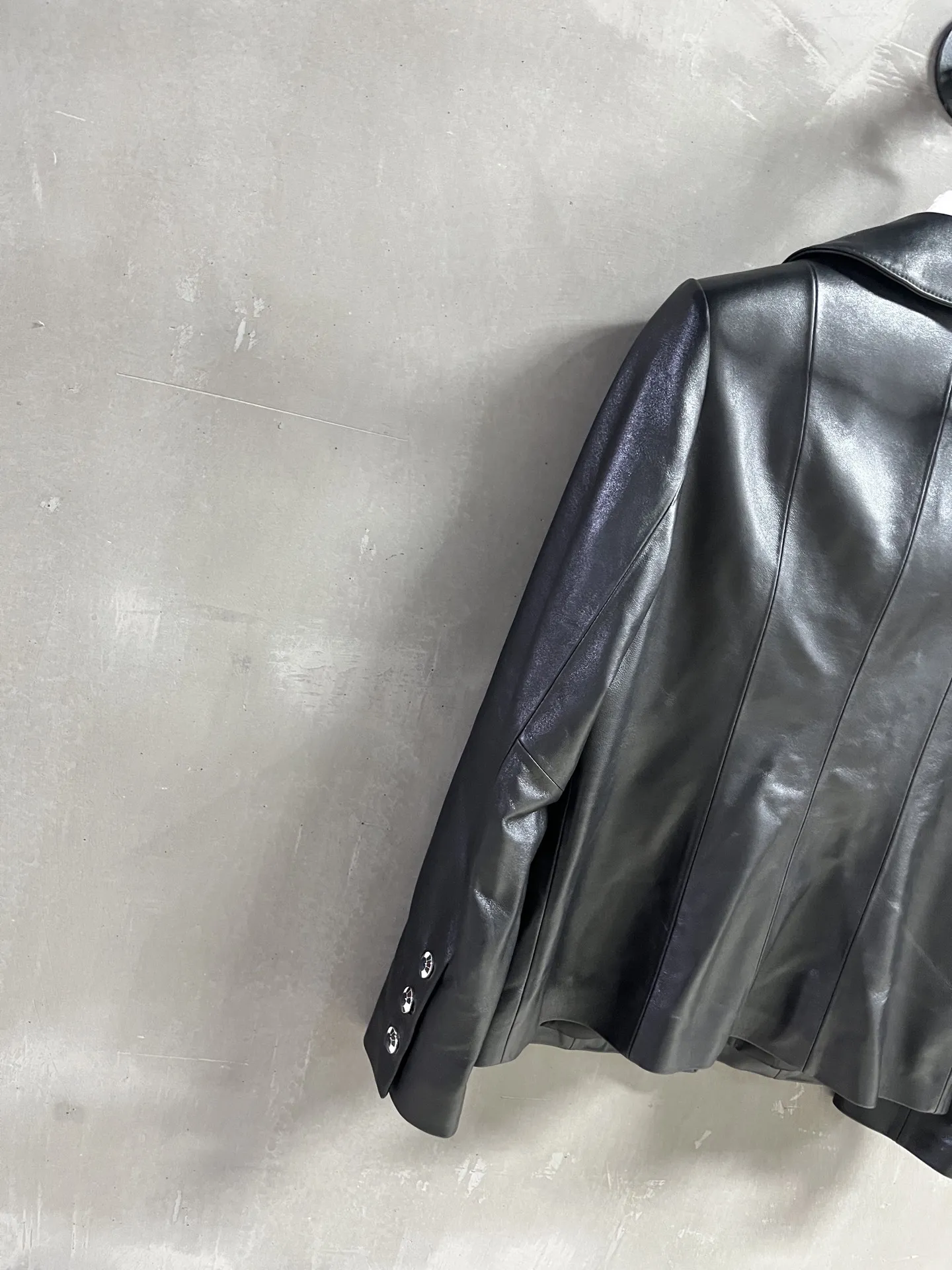 Chanel 2025新作黒レザージャケット - 画像 (9)