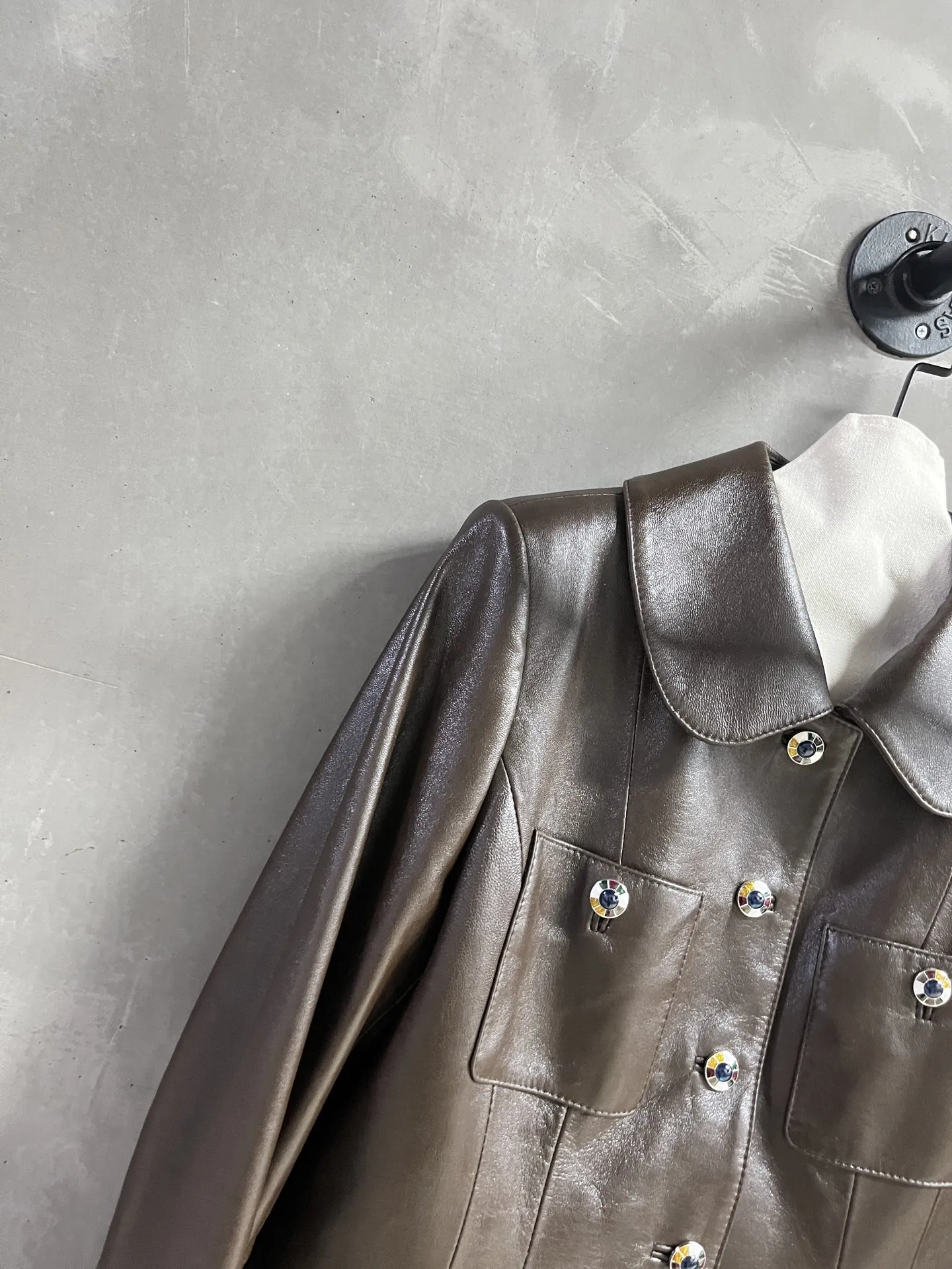 Chanel新作黒レザージャケットフード付き - 画像 (3)