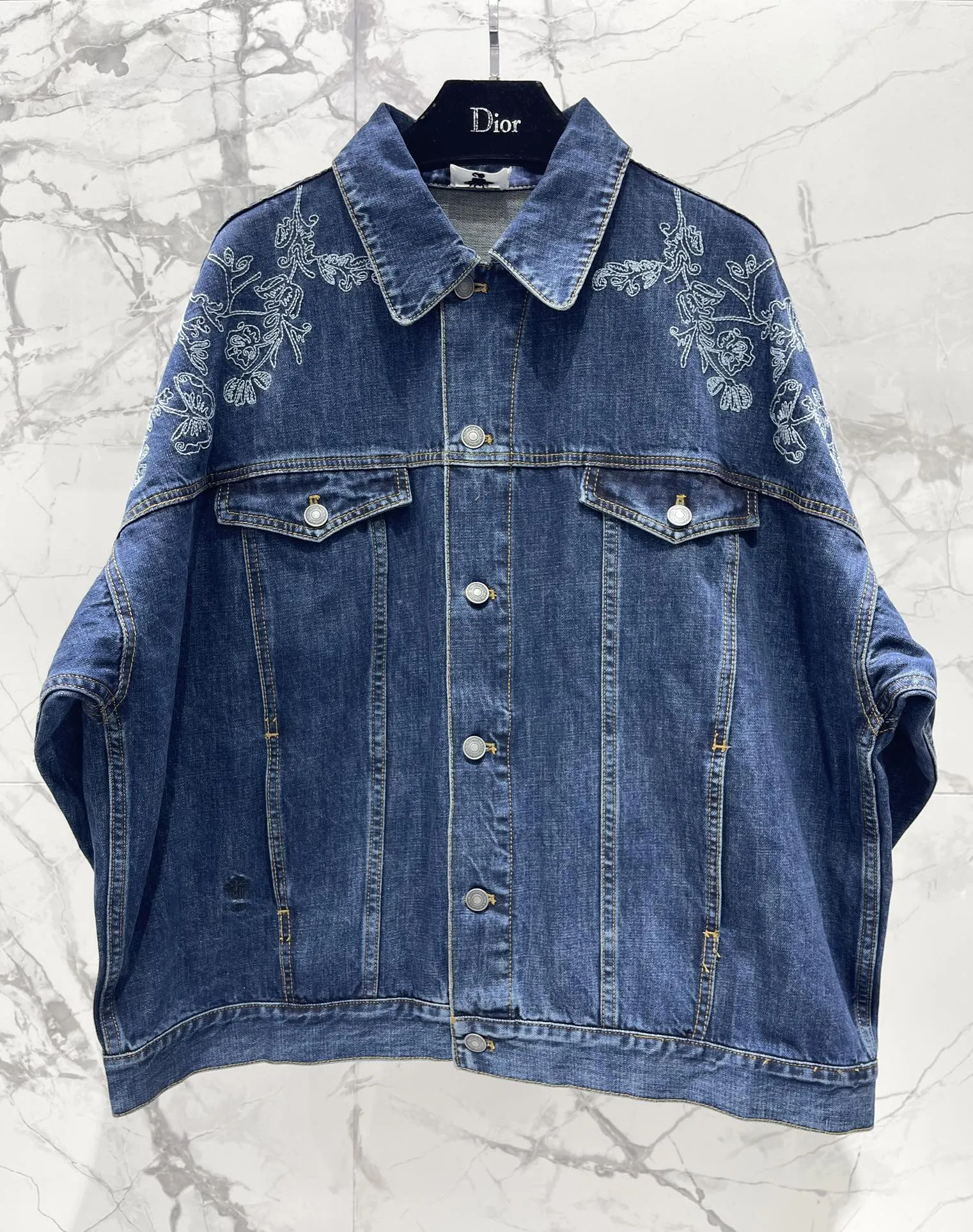 Dior新作黒蝶刺繍デニムジャケット - 画像 (3)