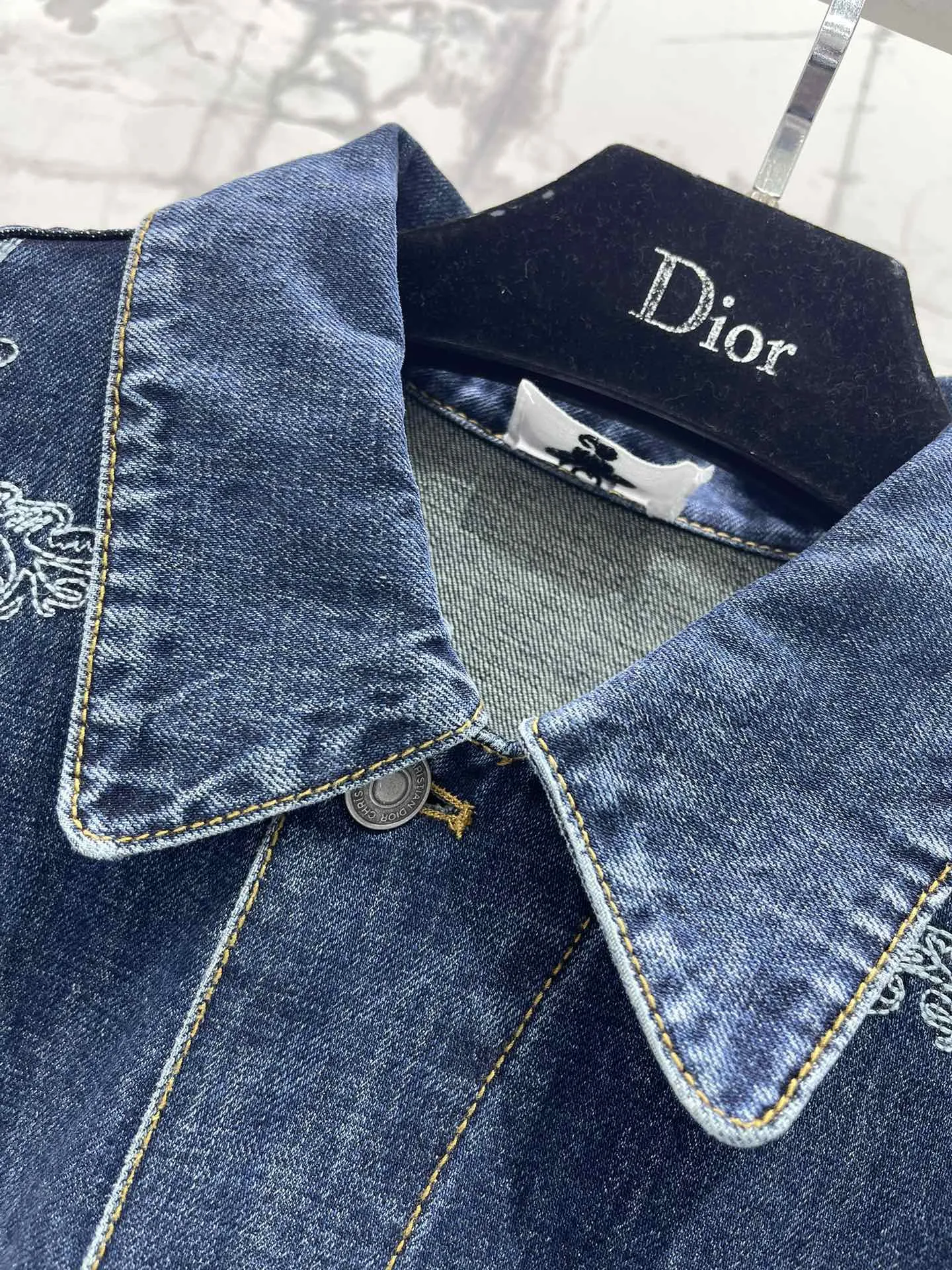 Dior新作黒蝶刺繍デニムジャケット - 画像 (4)