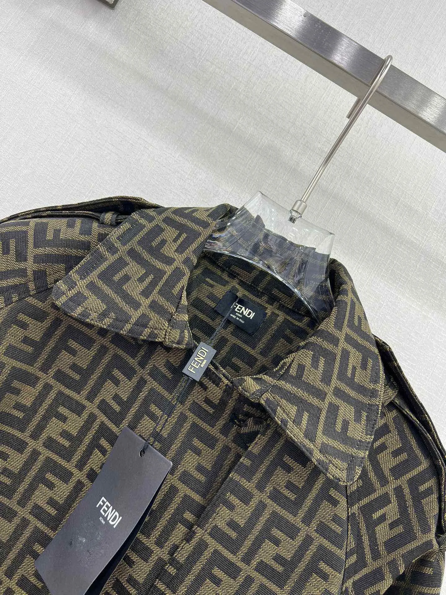 FENDI新作黒ジャカード中くらいの長さトレンチコート - 画像 (3)