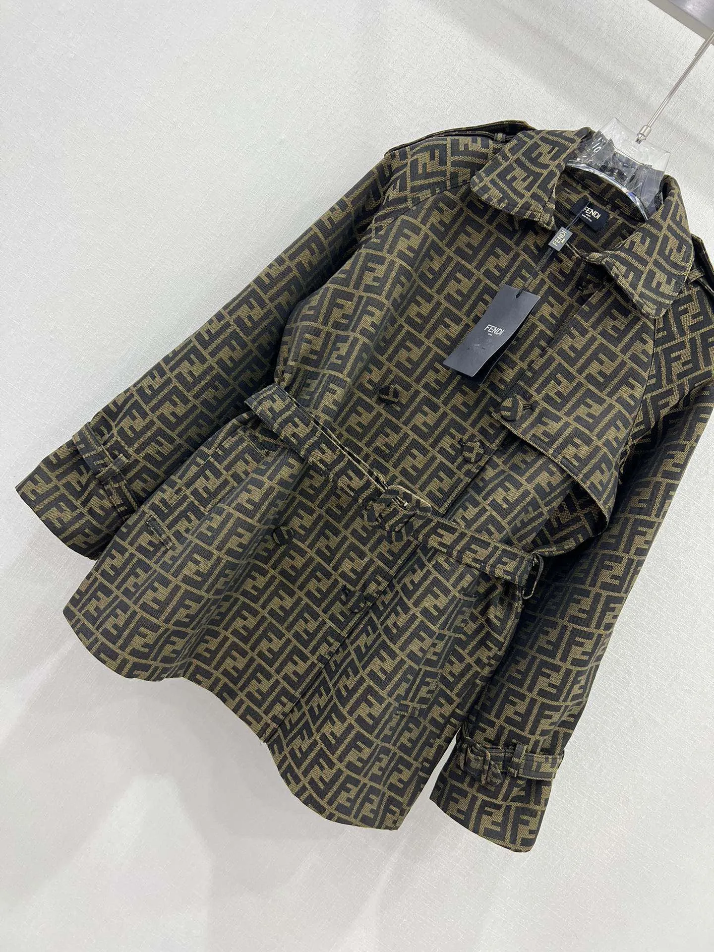 FENDI新作黒ジャカード中くらいの長さトレンチコート - 画像 (5)