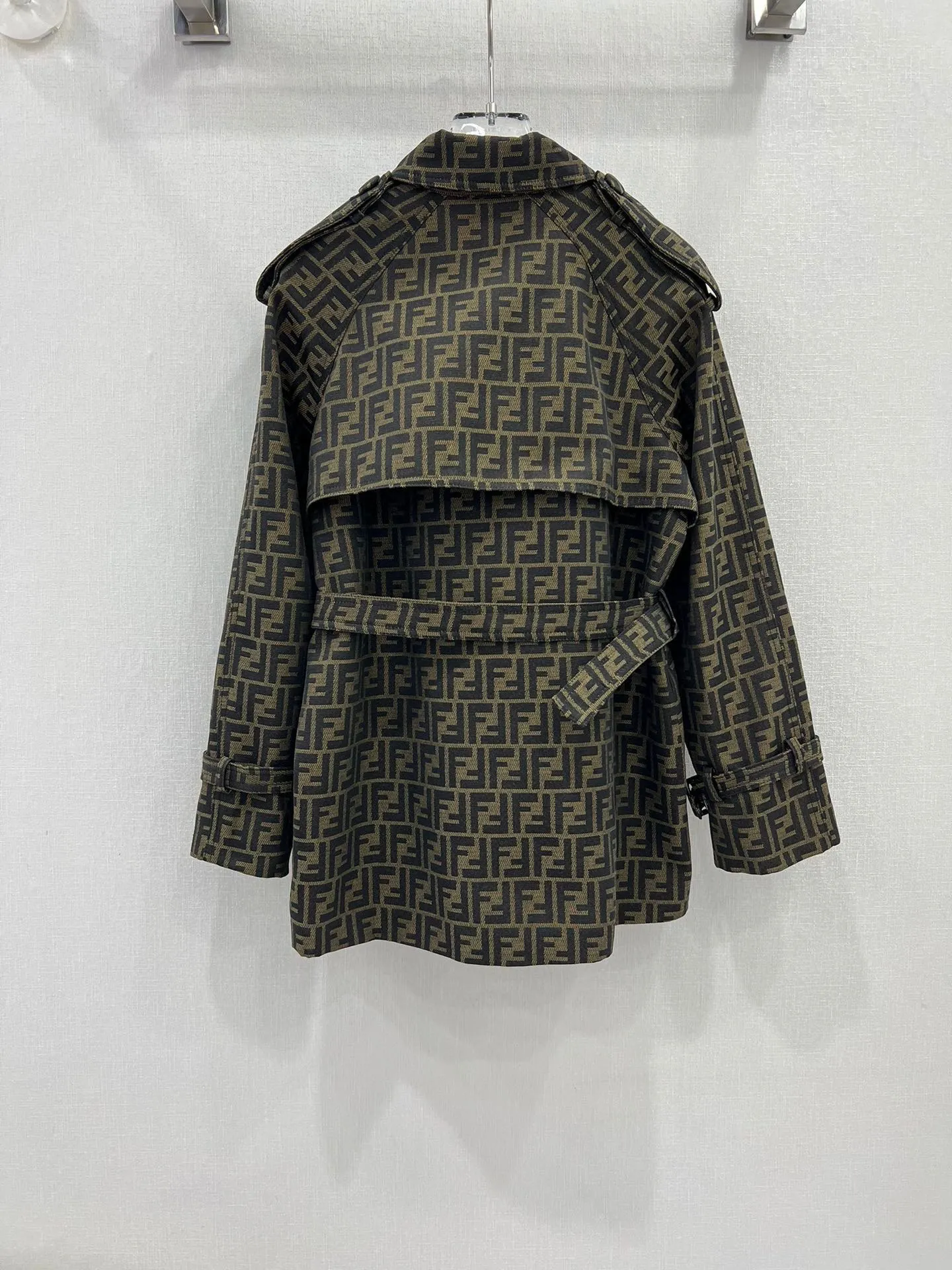 FENDI新作黒ジャカード中くらいの長さトレンチコート - 画像 (9)