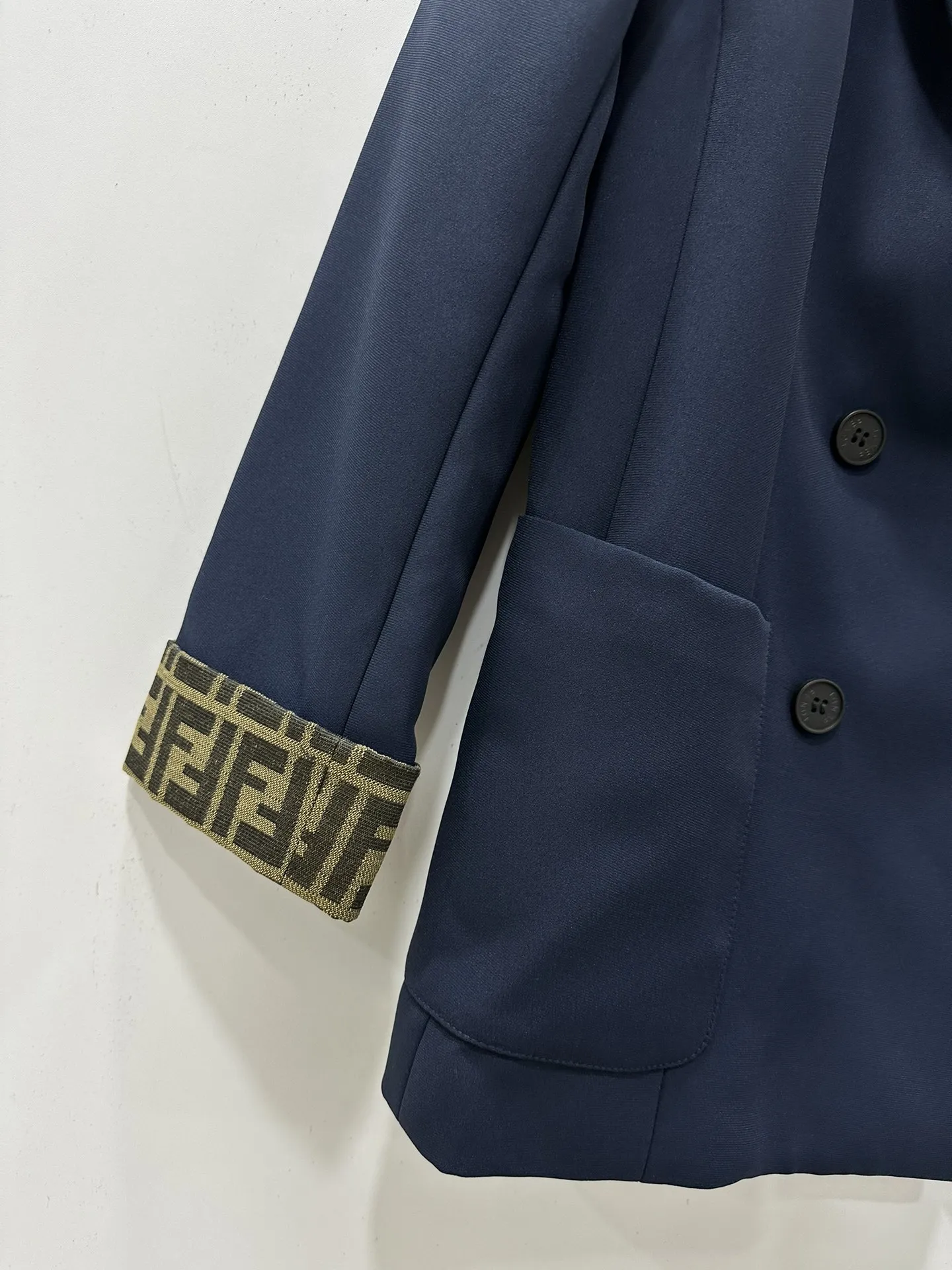 フェンディ新作黒スーツジャケットSMLサイズ - 画像 (5)