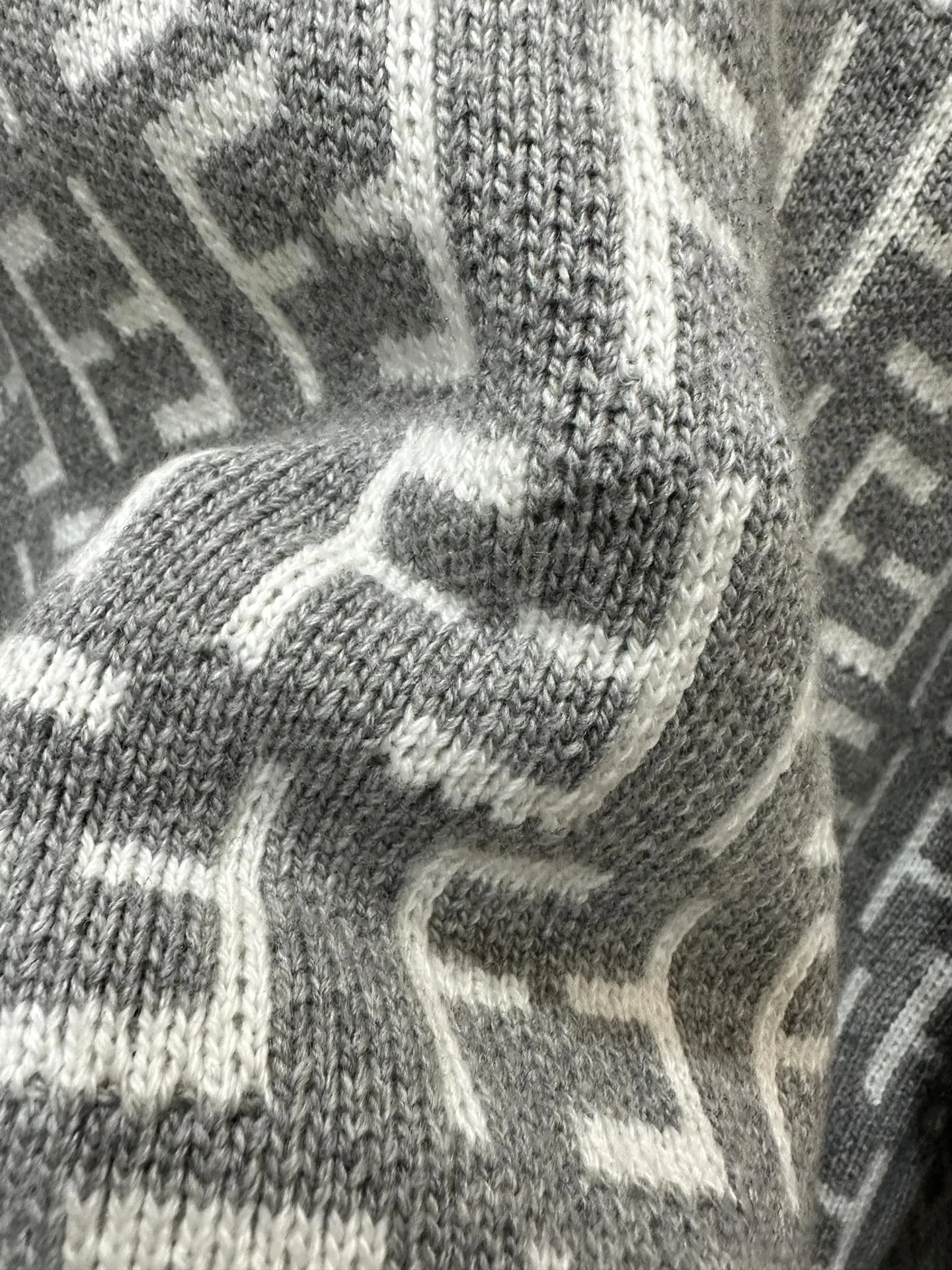 フェンディ黒チェック柄ニットカーディガン - 画像 (10)