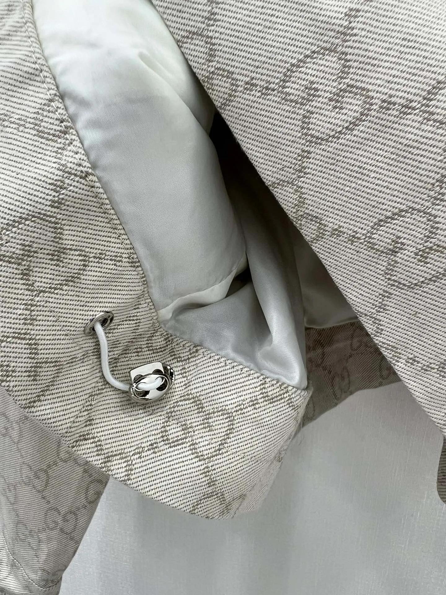 GUCCI新作黒フード付きジャカードコート - 画像 (7)