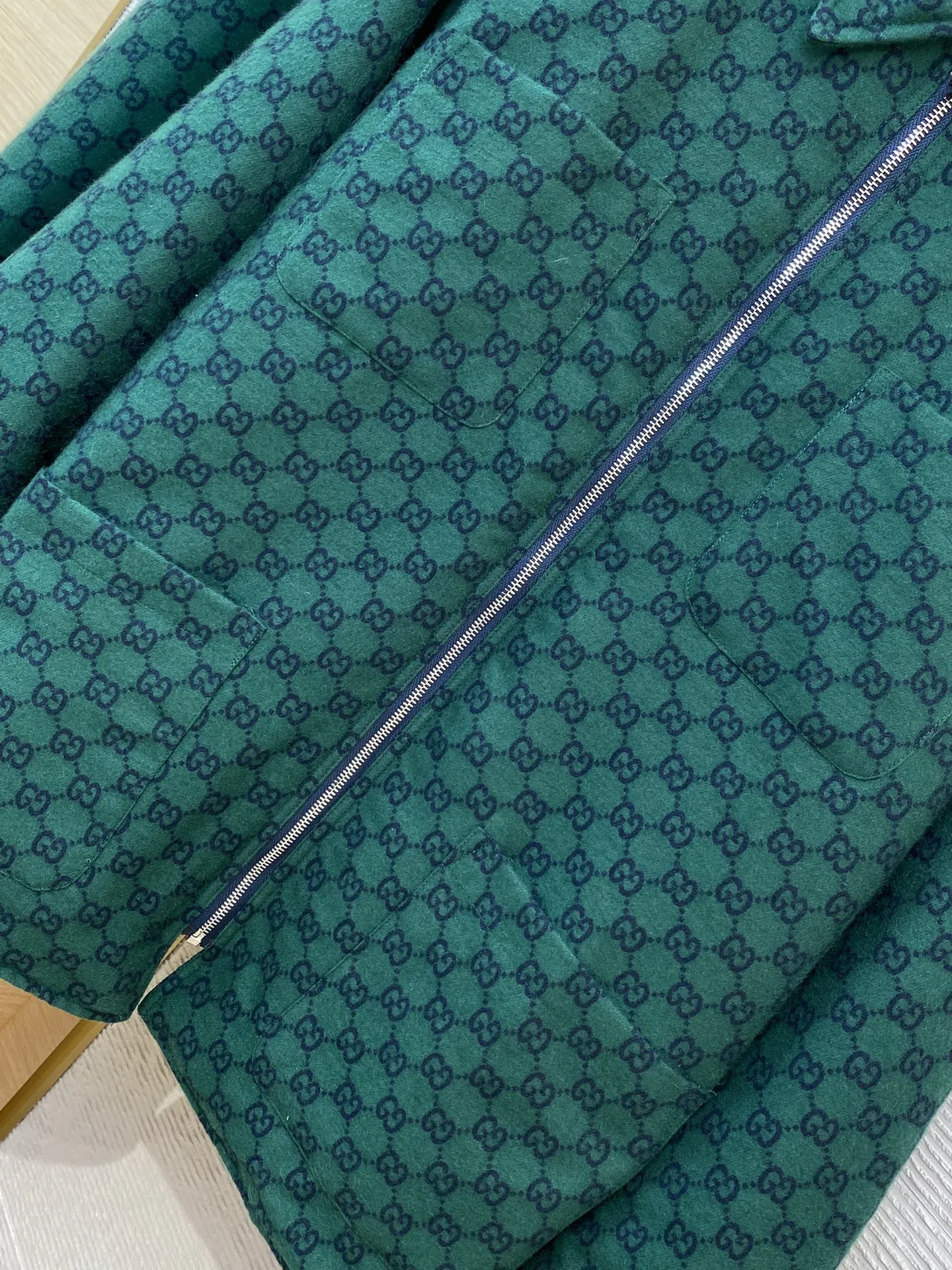 GUCCI新作黒チェック柄ジャケット - 画像 (8)