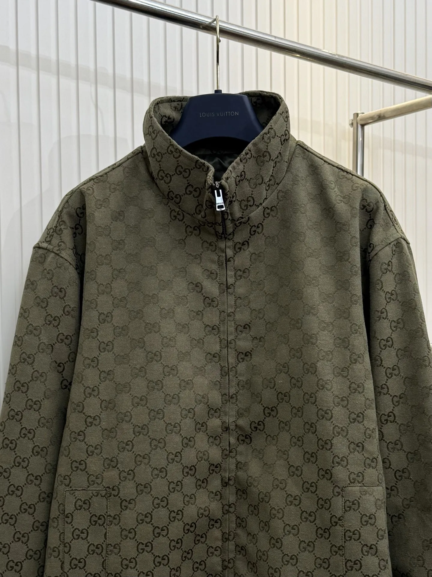 グッチ新作黒ジャカード長袖コート - 画像 (4)