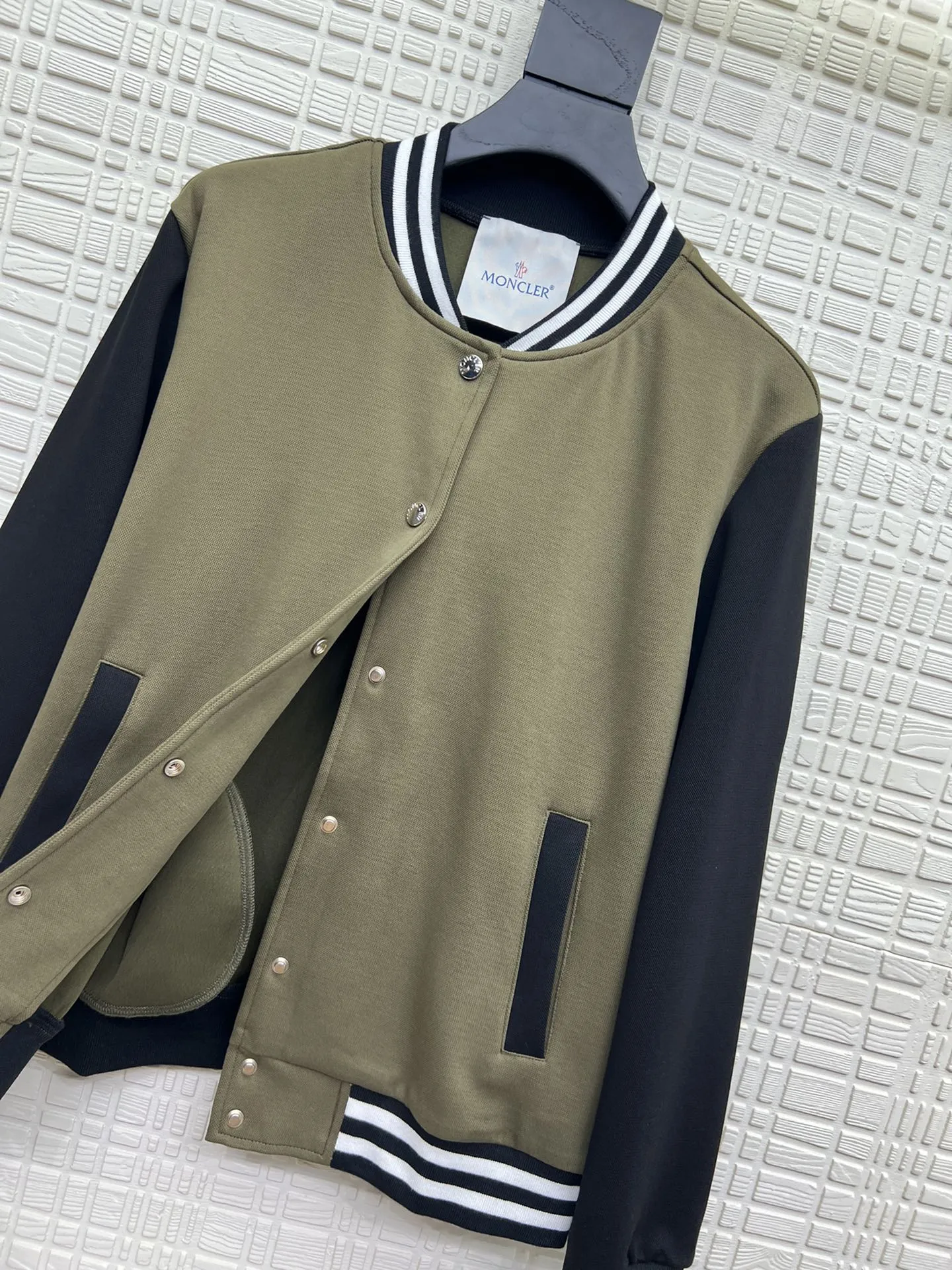 MONCLER新作黒レジャージャケット - 画像 (5)