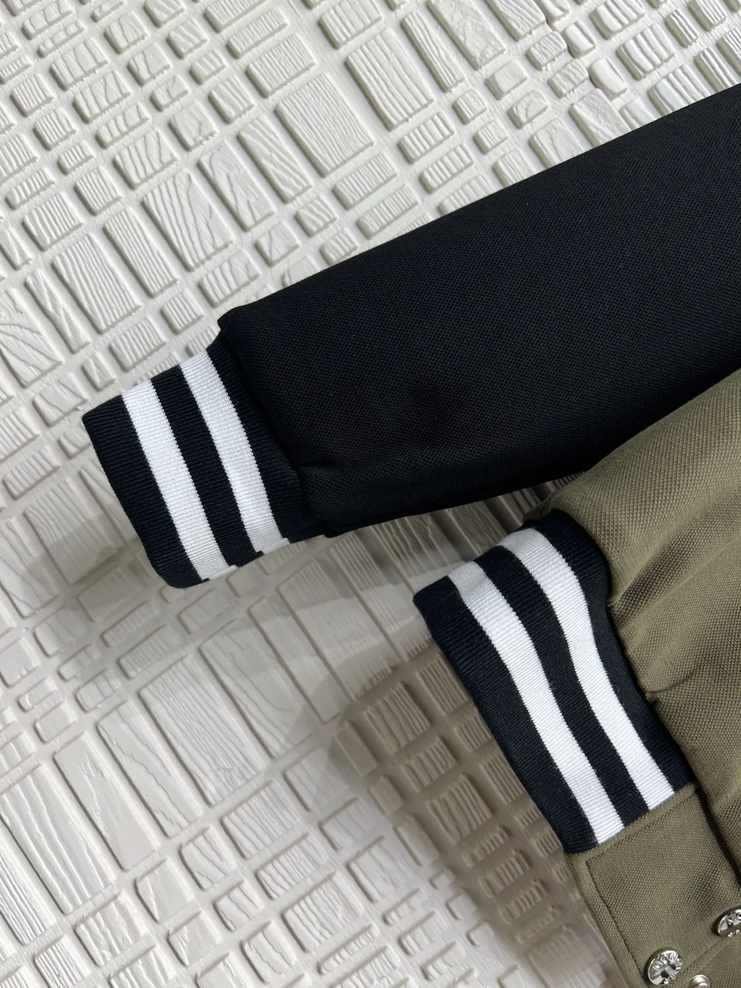 MONCLER新作黒レジャージャケット - 画像 (6)