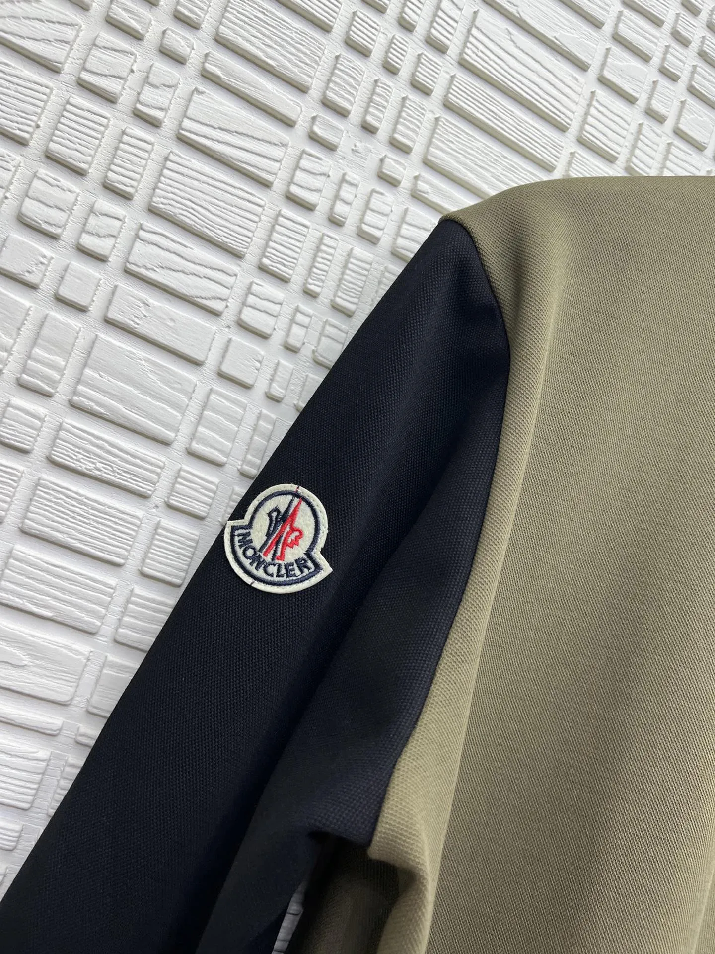 MONCLER新作黒レジャージャケット - 画像 (8)