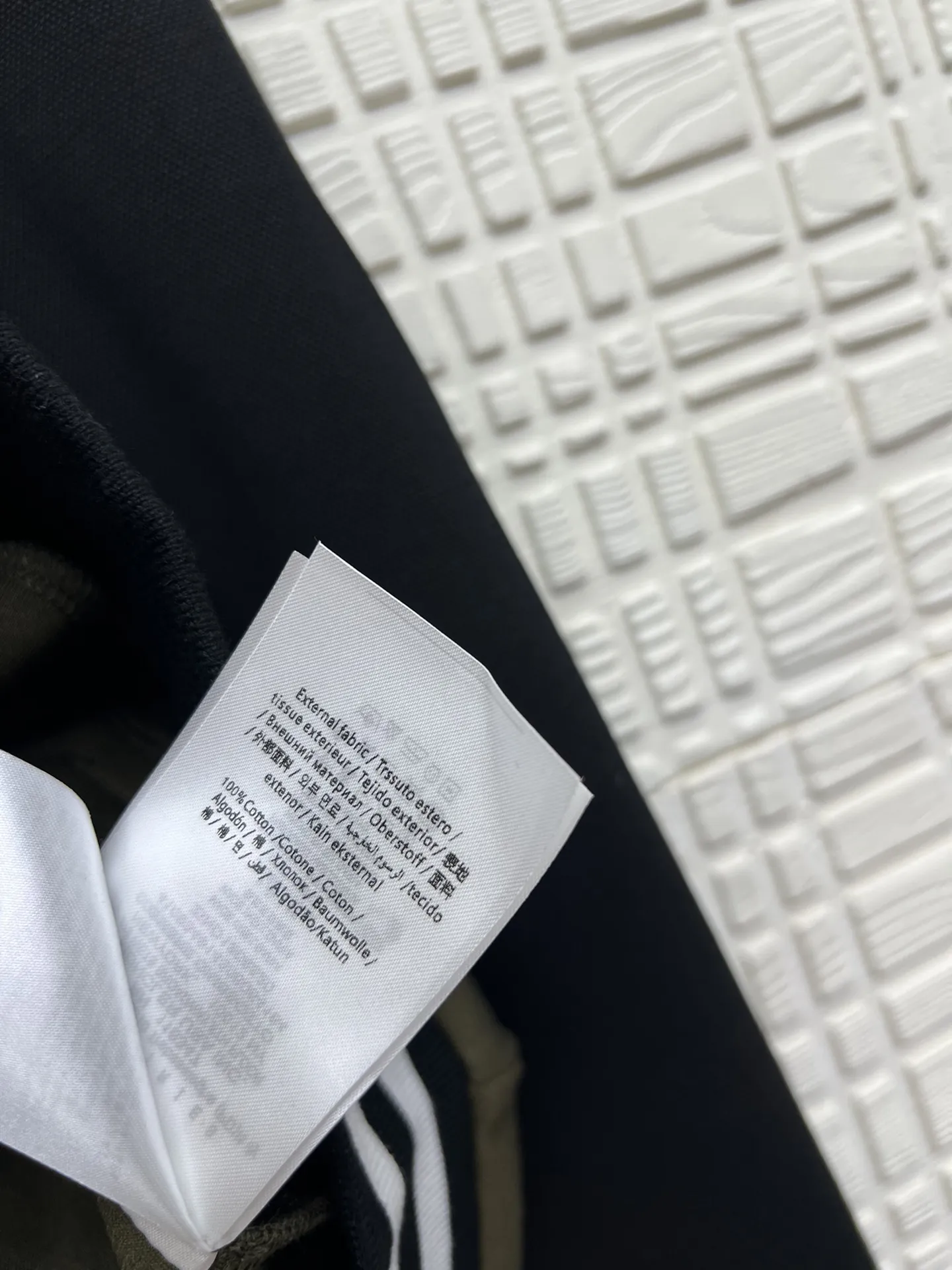 MONCLER新作黒レジャージャケット - 画像 (10)