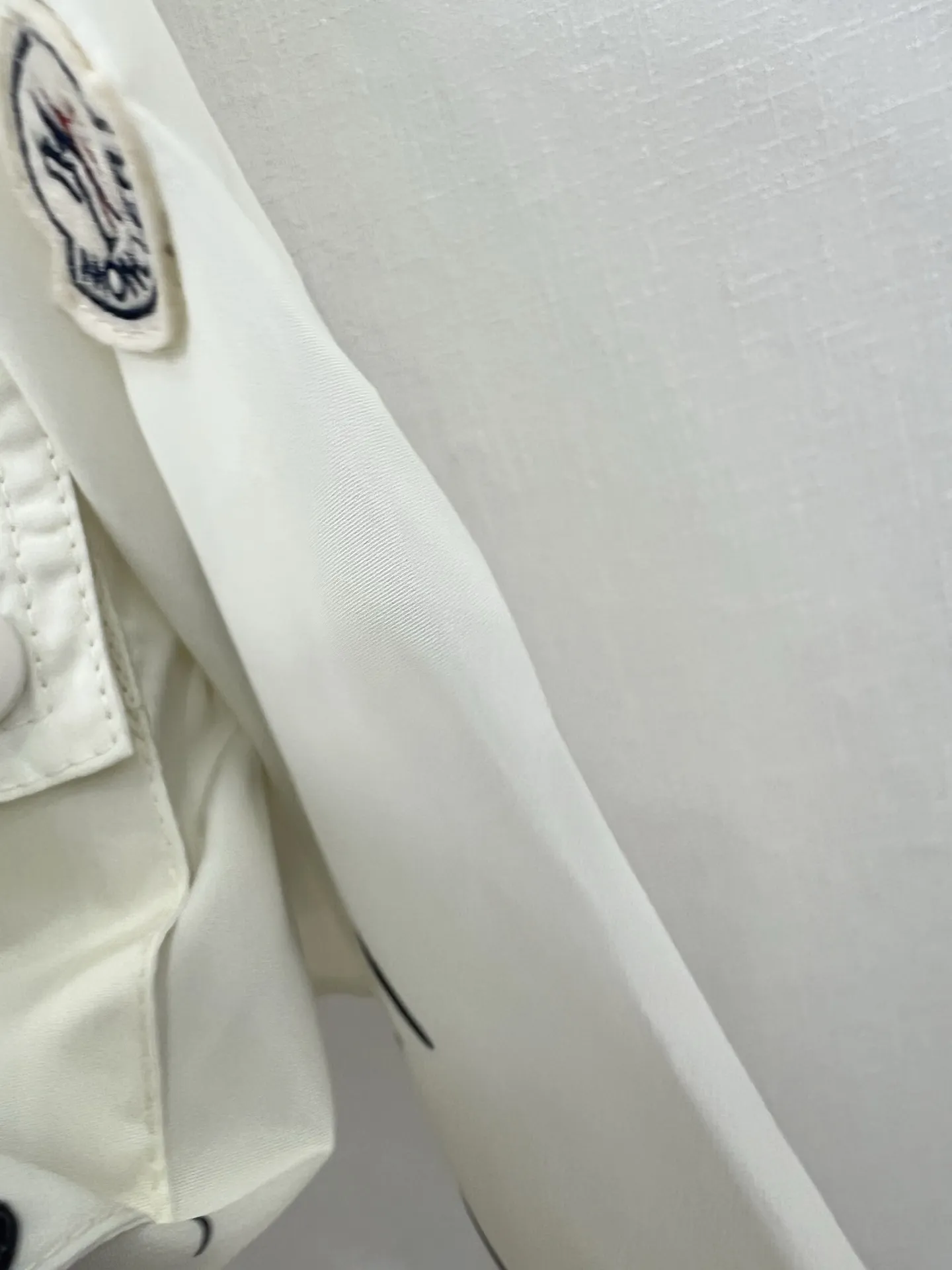 MONCLER新作黒フード付きインクフラワーコート - 画像 (7)