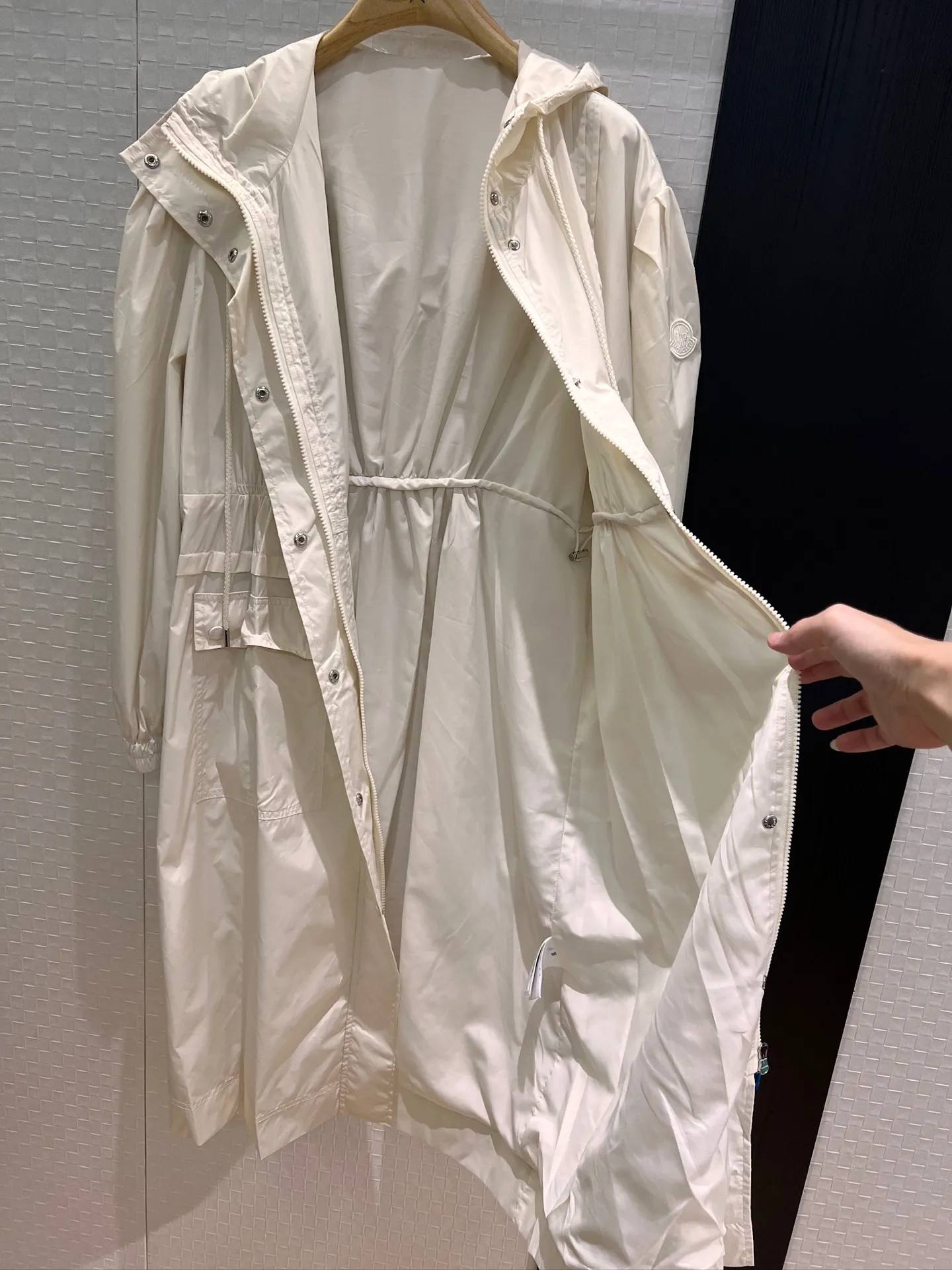 AlexanderMcQueen 黒フード付き新作コート - 画像 (7)