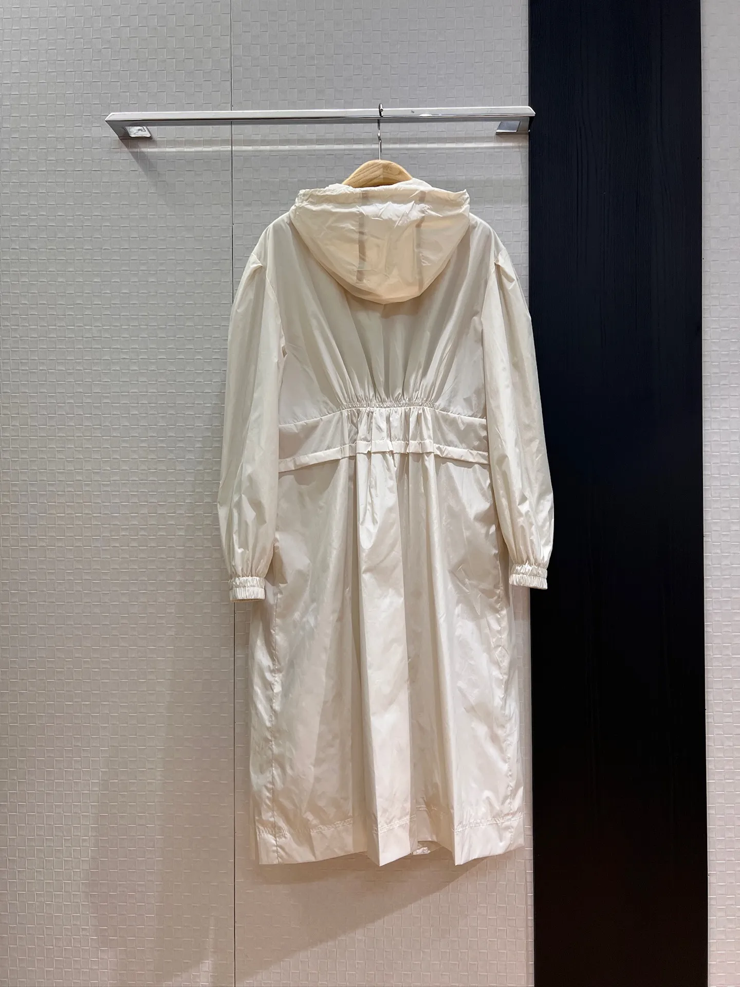 AlexanderMcQueen 黒フード付き新作コート - 画像 (9)