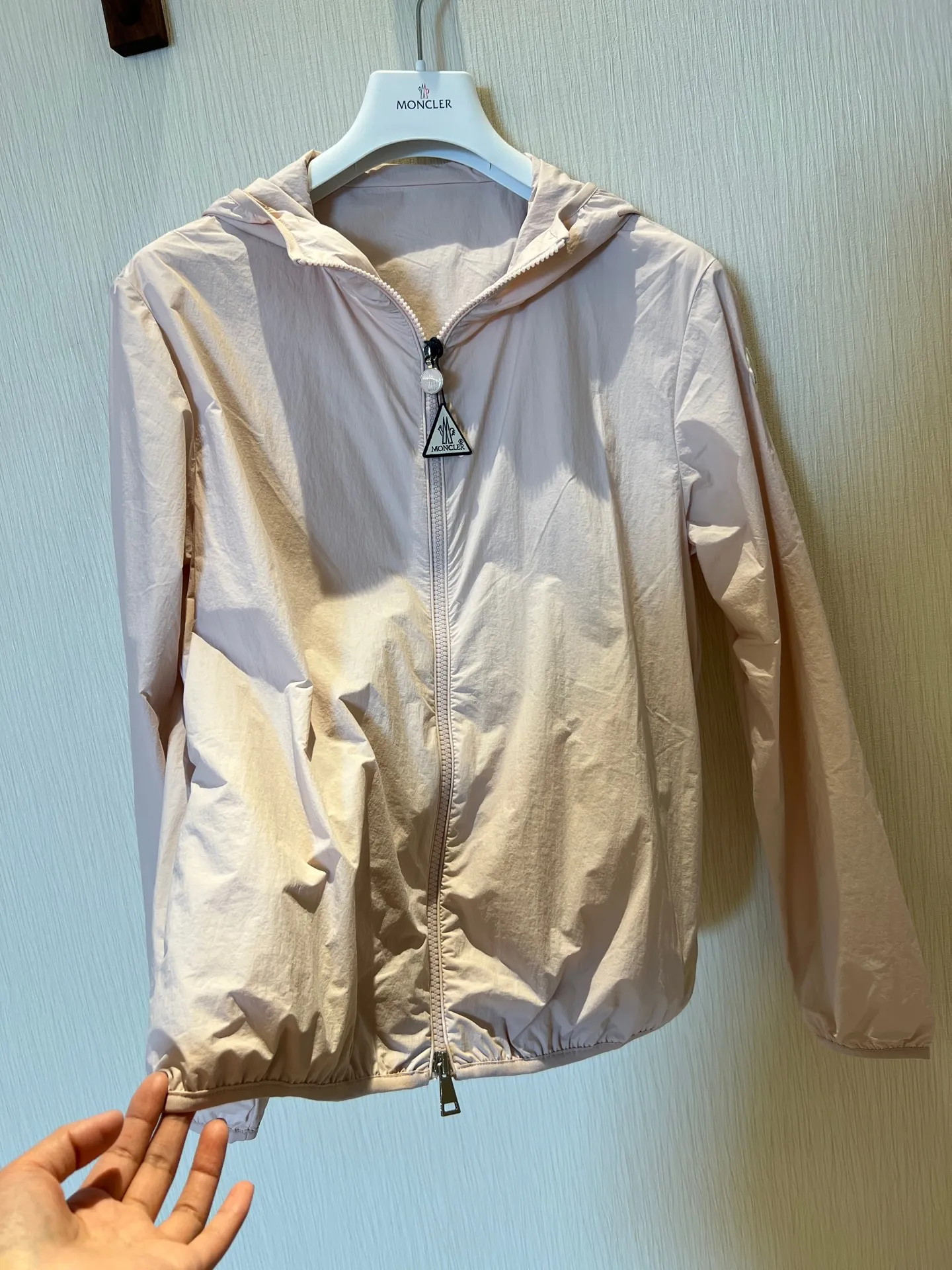 Moncler新作黒フード付きコート - 画像 (4)