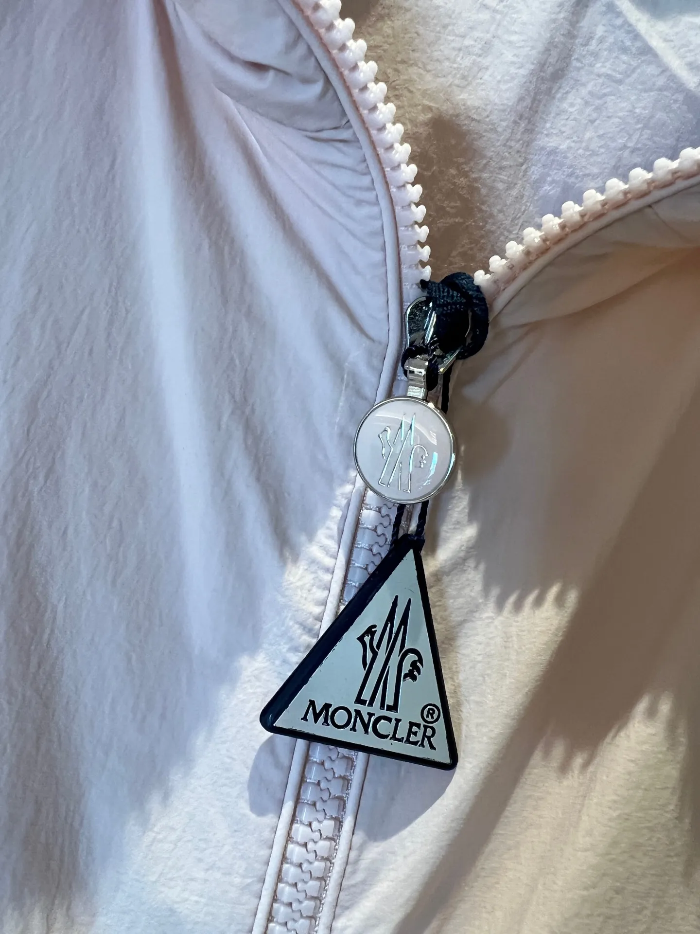 Moncler新作黒フード付きコート - 画像 (5)