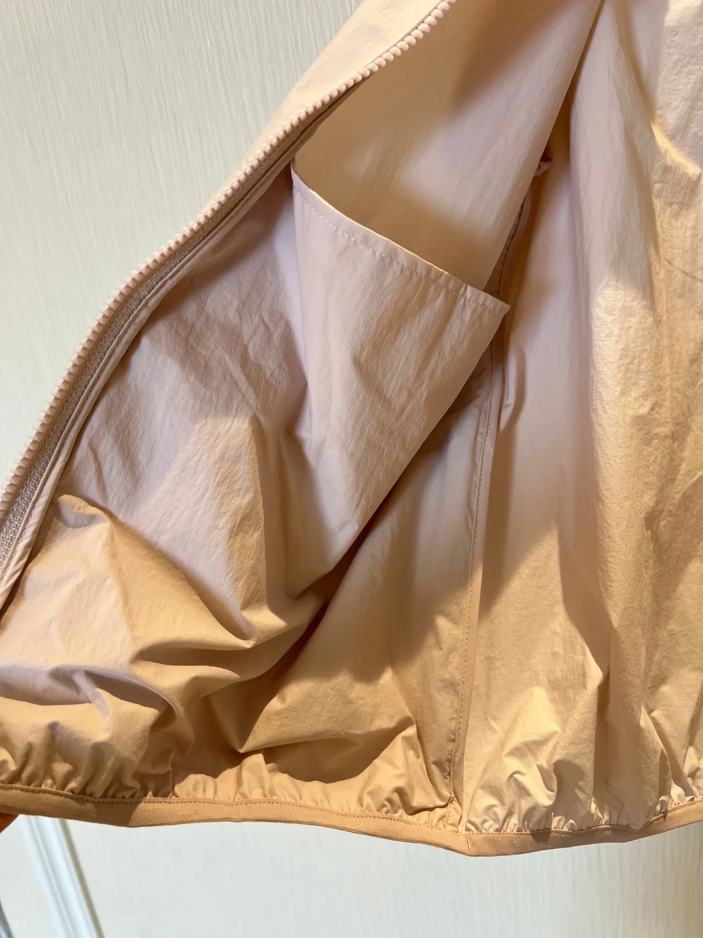 Moncler新作黒フード付きコート - 画像 (9)