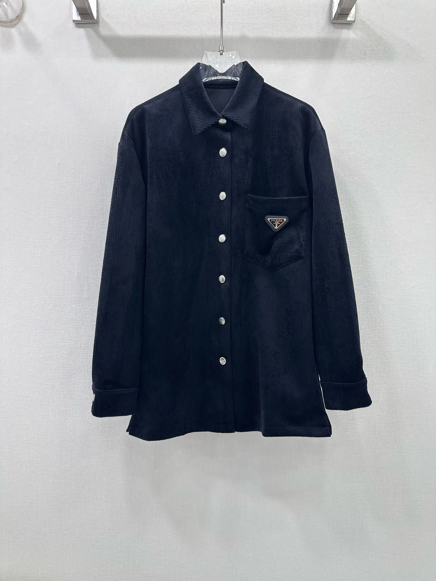 プラダ黒コーデュロイレジャーシャツコート