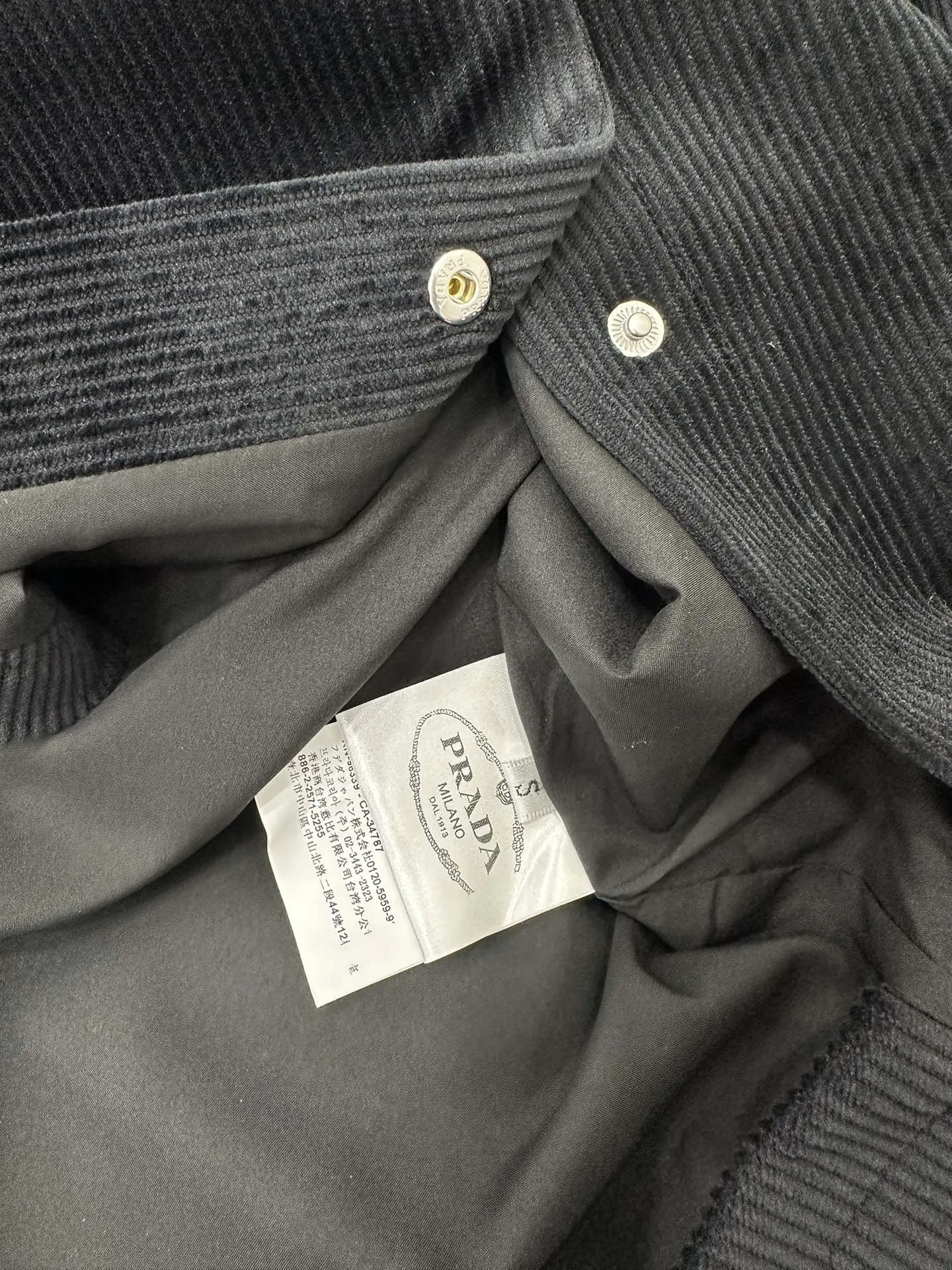 プラダ黒コーデュロイレジャーシャツコート - 画像 (8)