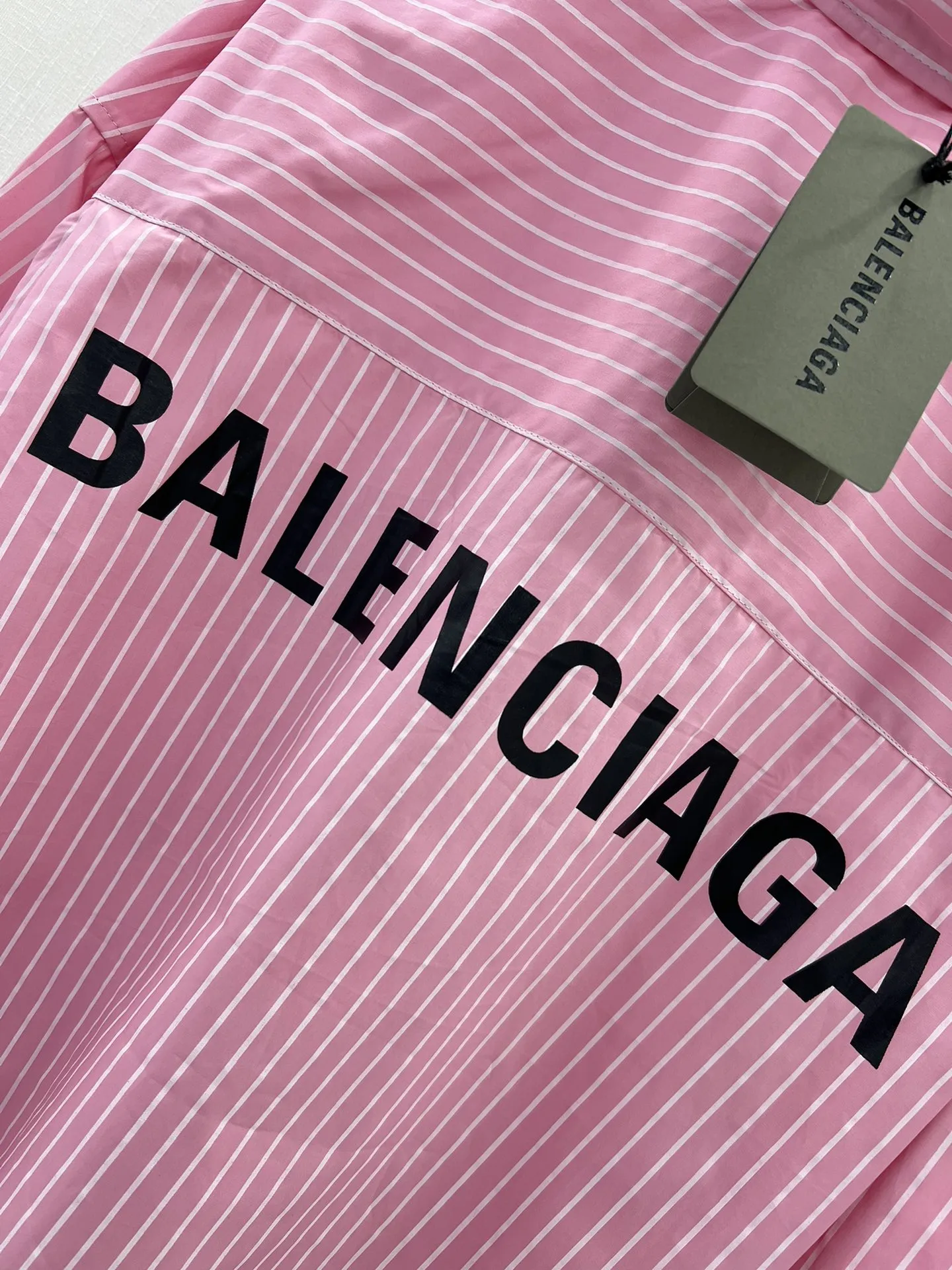 Balenciaga バービーピンクストライプシャツ新作 - 画像 (10)