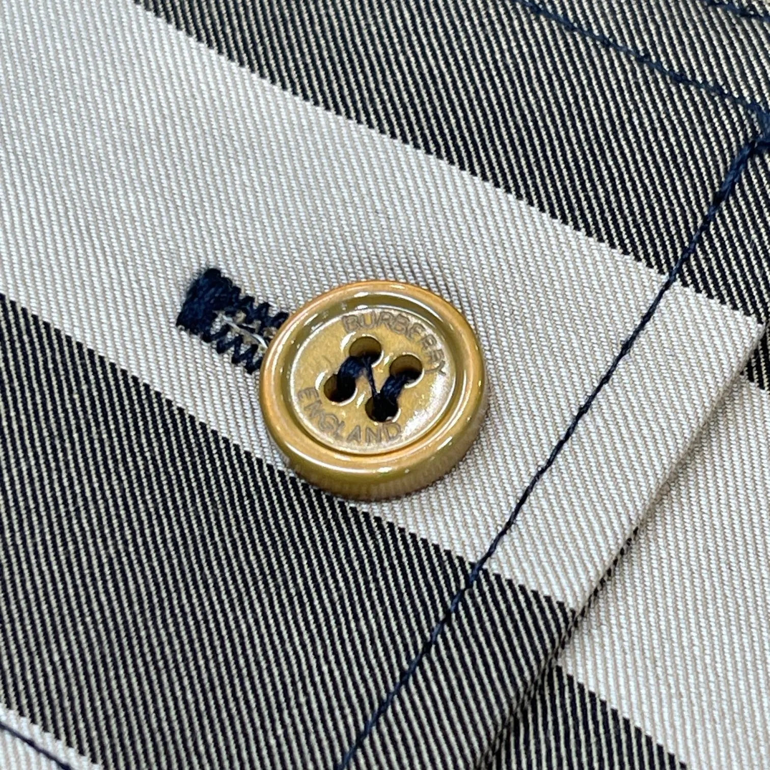 Burberryバーバリー カーキ色 チェック柄シャツコート - 画像 (9)