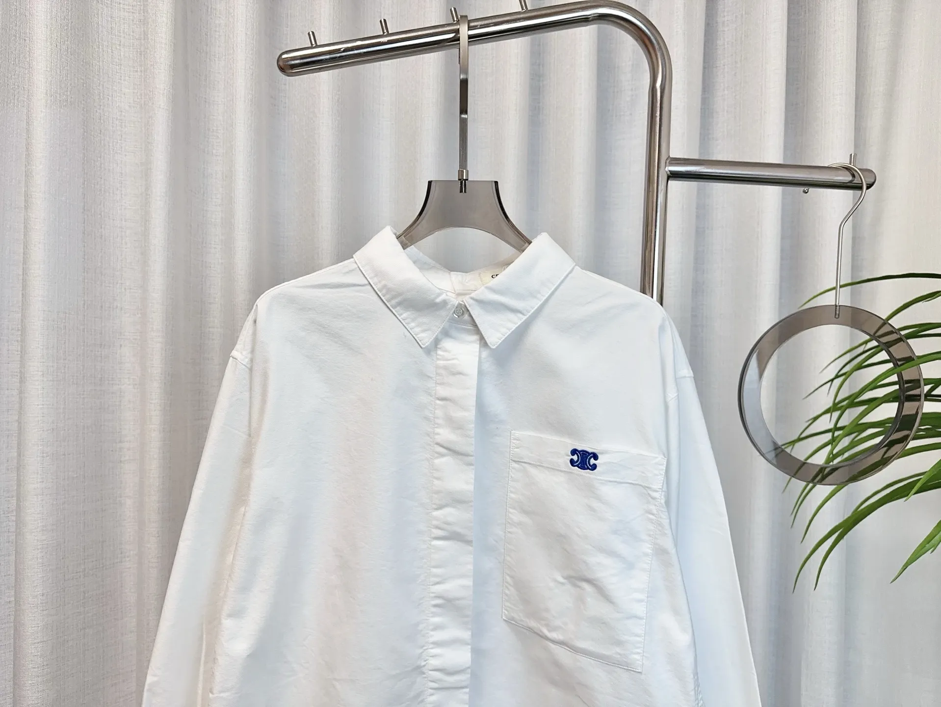 CELINE新作凱旋門刺繍カウボーイシャツ白 - 画像 (4)