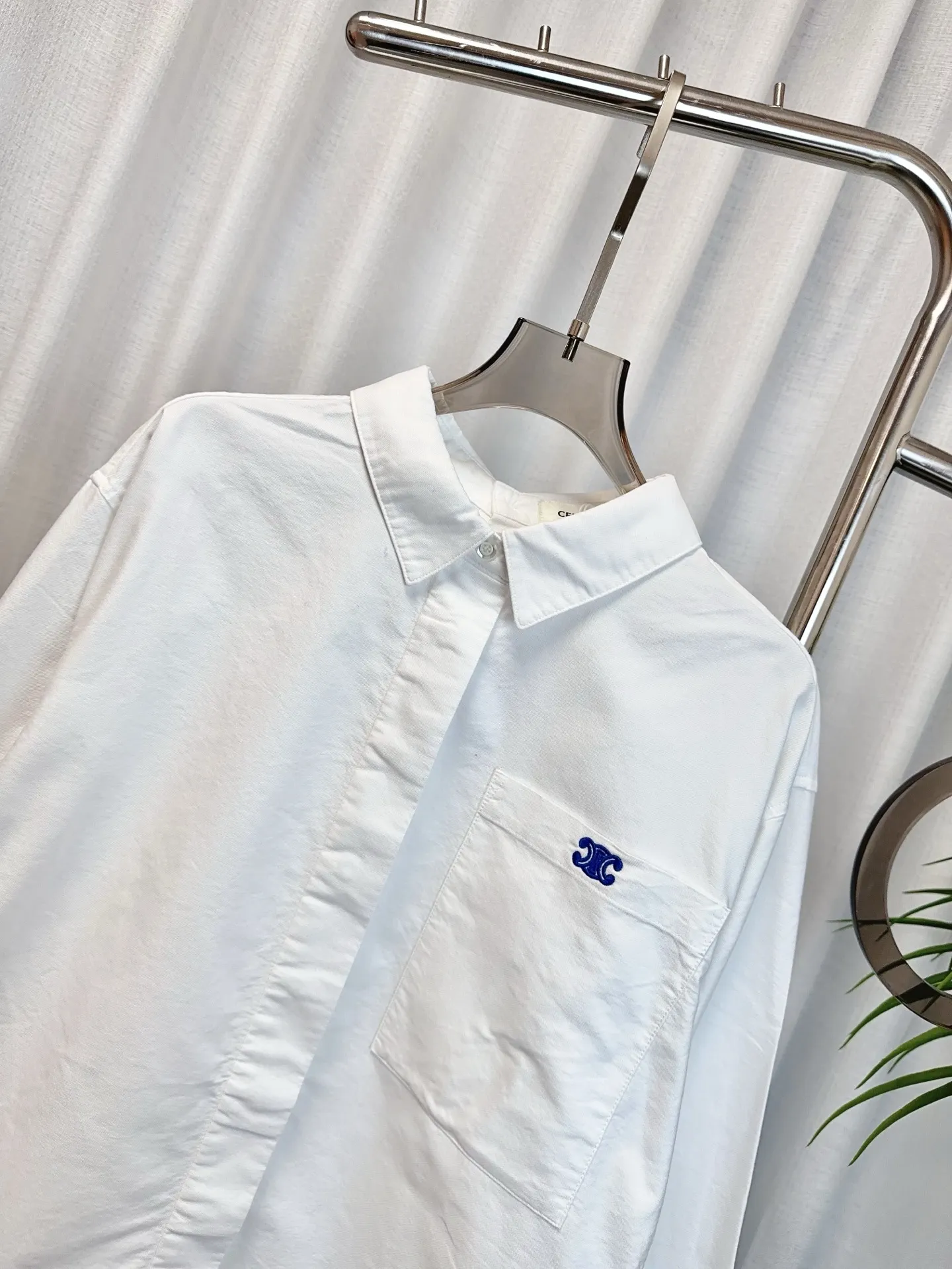 CELINE新作凱旋門刺繍カウボーイシャツ白 - 画像 (5)