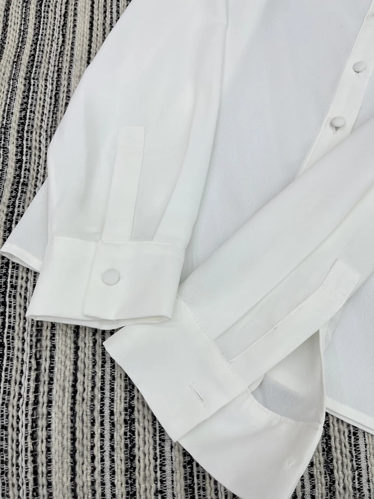 Celi新作プレッピースタイル刺繍ベビーカラーシャツ白 - 画像 (6)