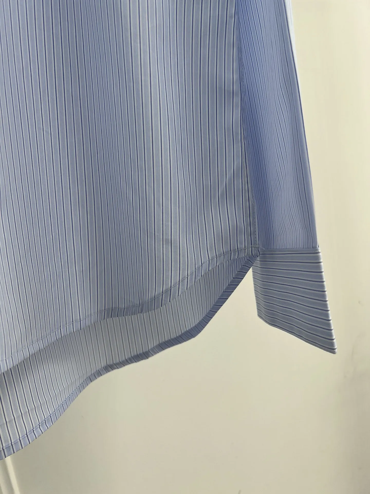 Christian Dior 青ストライプ刺繍シャツ新作 - 画像 (7)