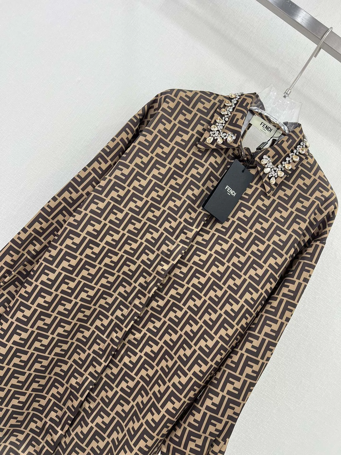 FENDI新作青アルファベットシャツドレス - 画像 (5)