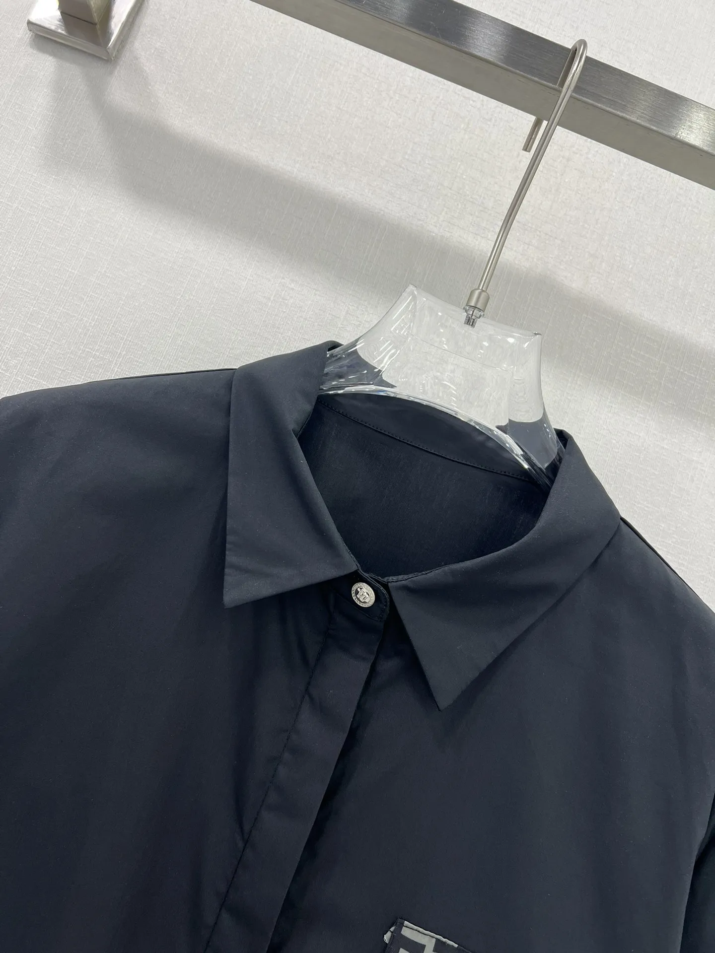 Fendi 24新作青クラシック柄のポケット長袖シャツ - 画像 (3)